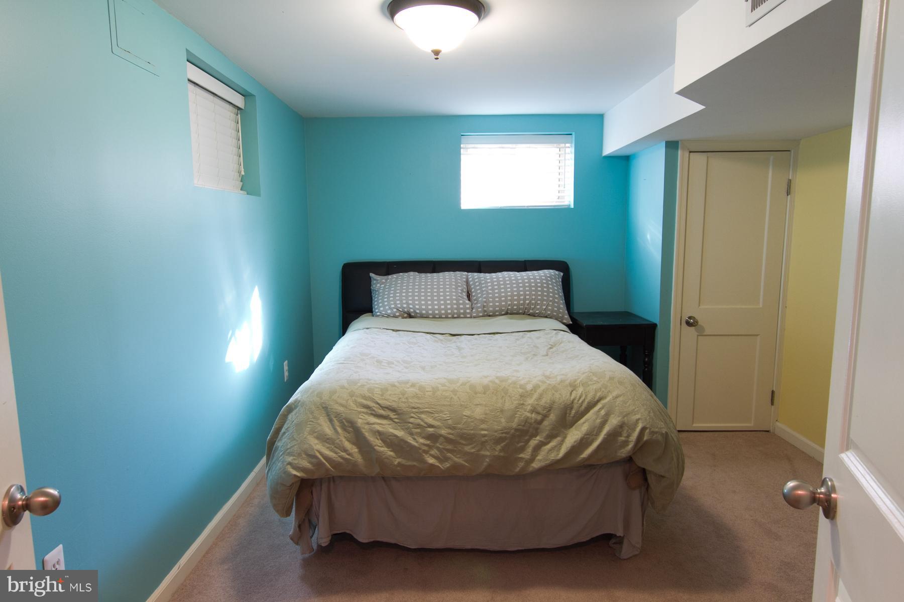 DOUGLAS PARK - Residential Lease