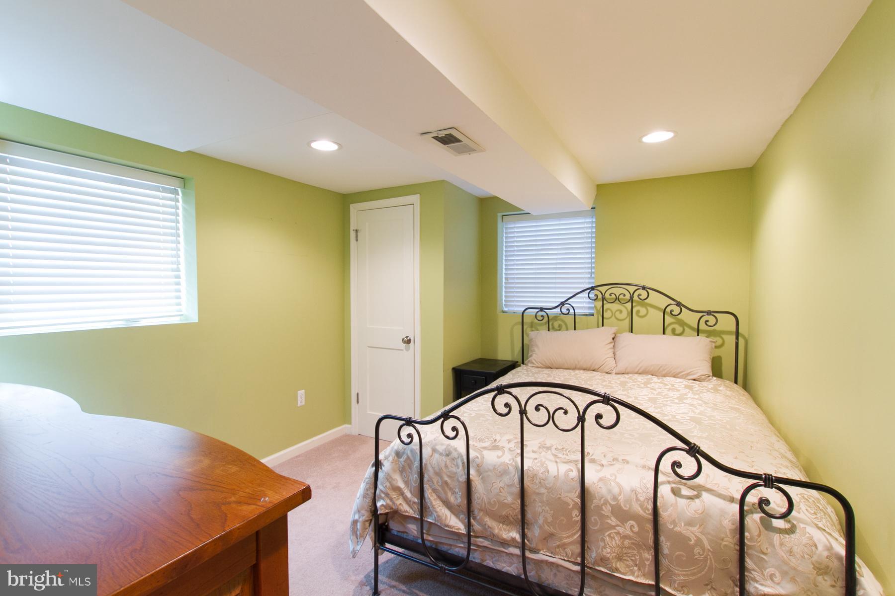 DOUGLAS PARK - Residential Lease