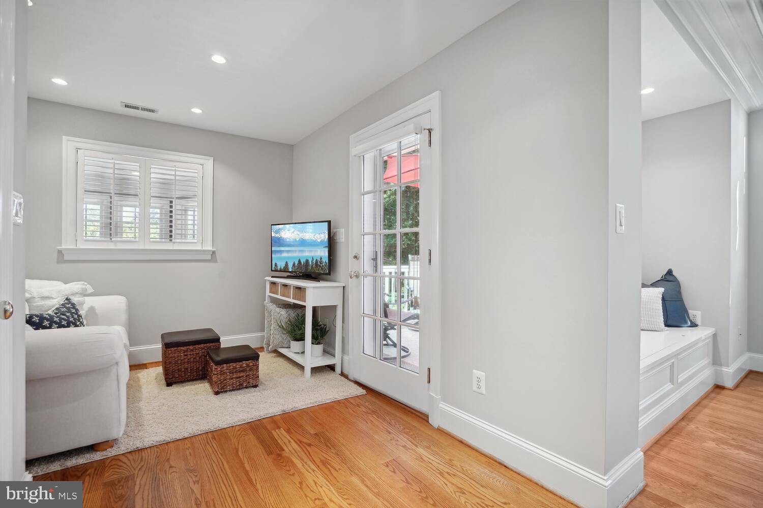 MANOR PARK - Residential