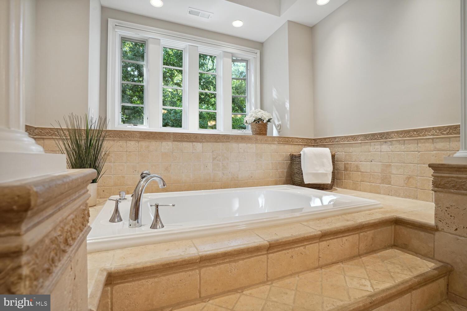 MANOR PARK - Residential