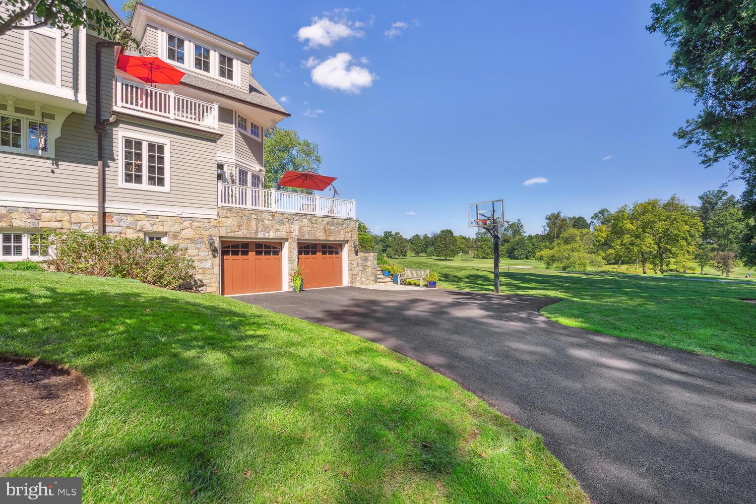 MANOR PARK - Residential