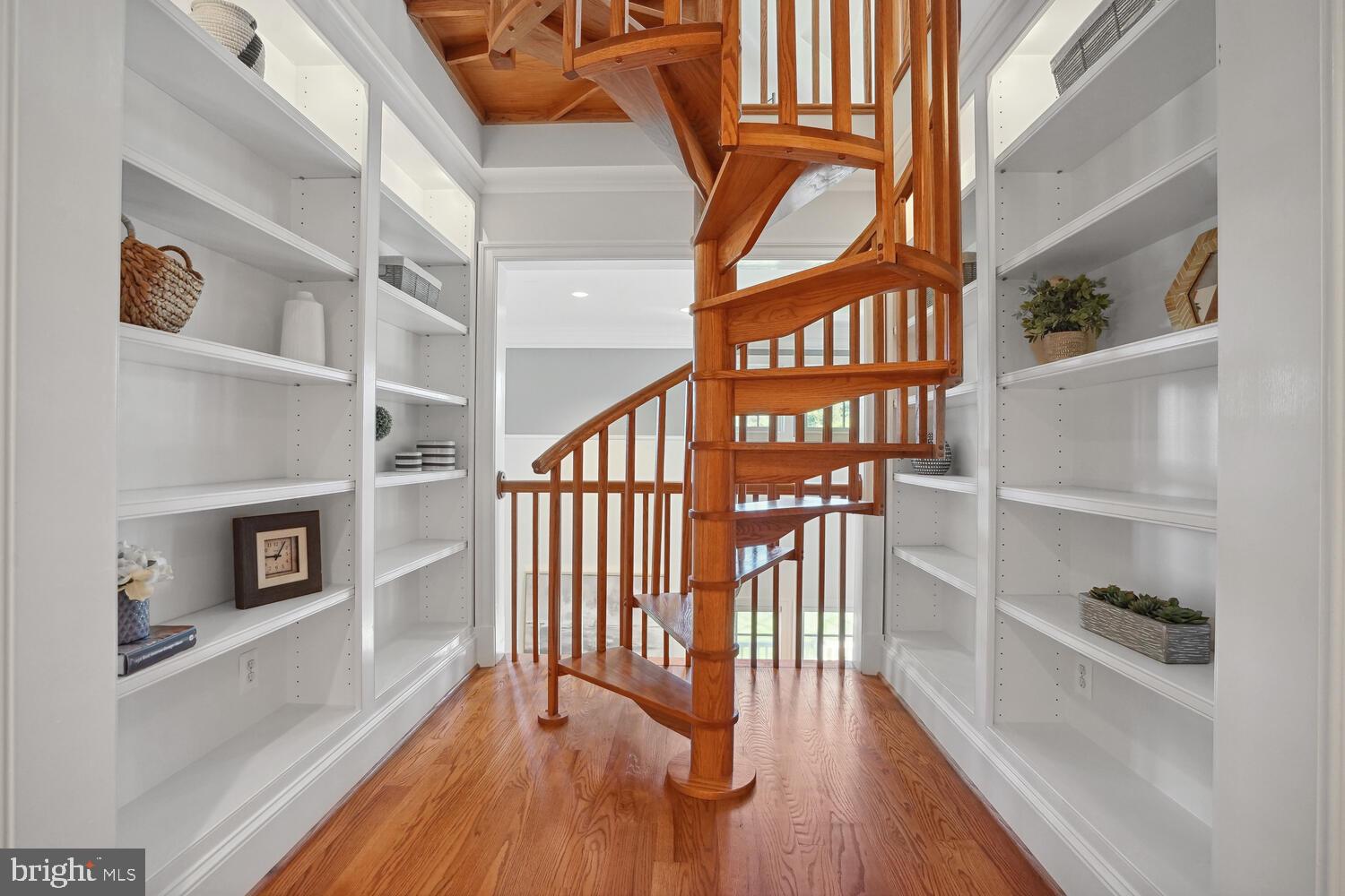 MANOR PARK - Residential