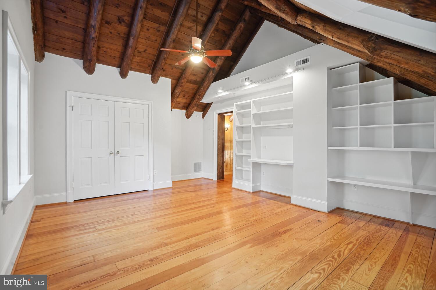 MANOR PARK - Residential