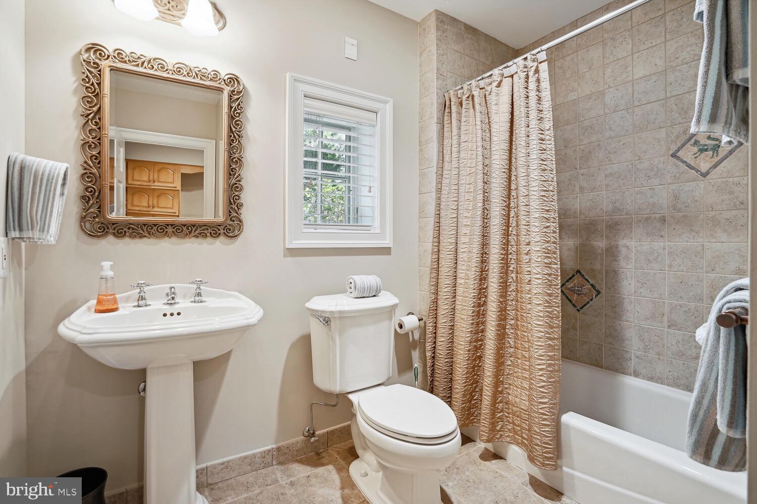 MANOR PARK - Residential