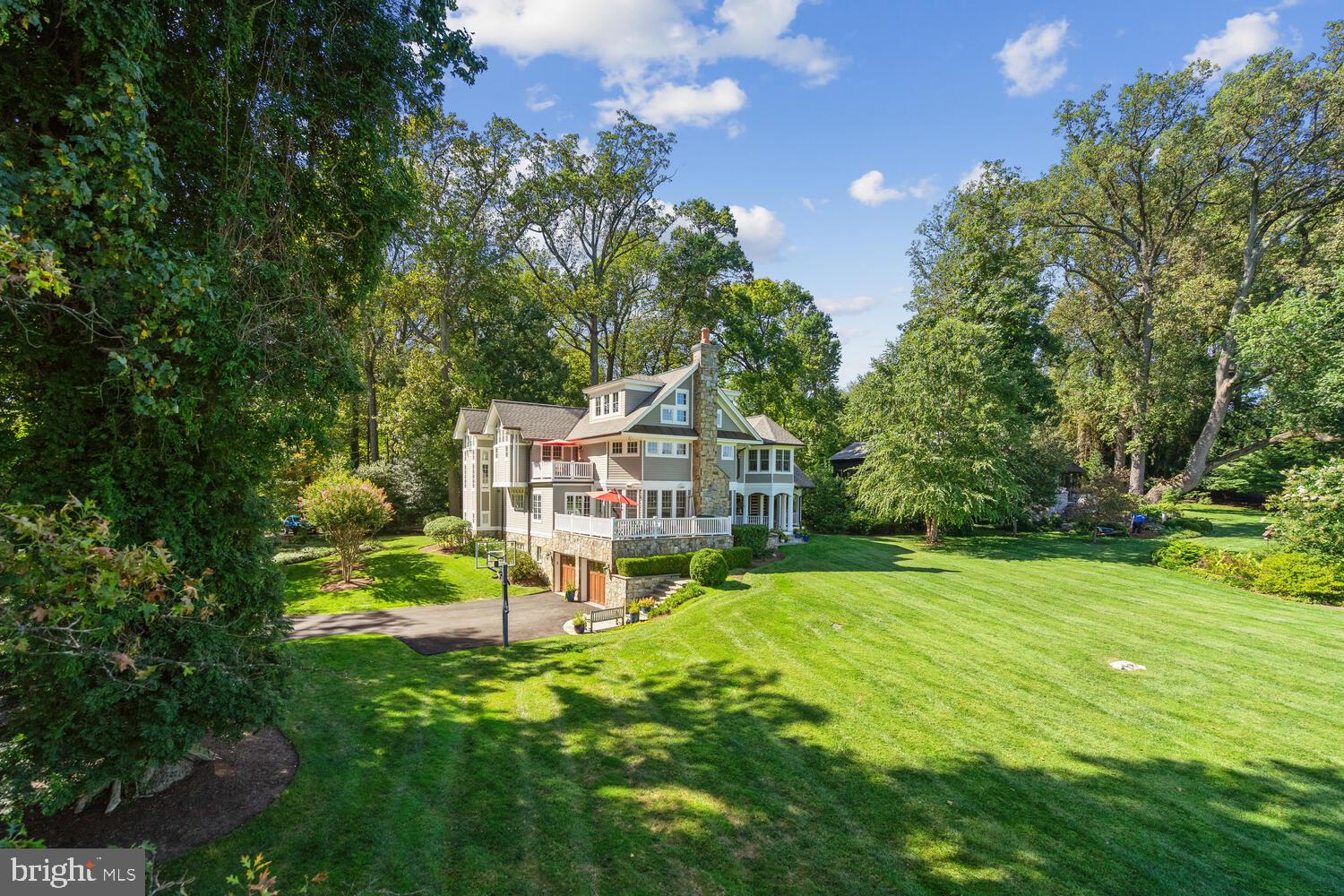 MANOR PARK - Residential