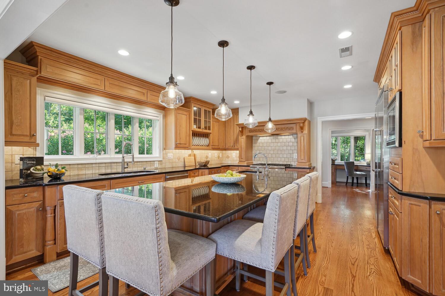 MANOR PARK - Residential