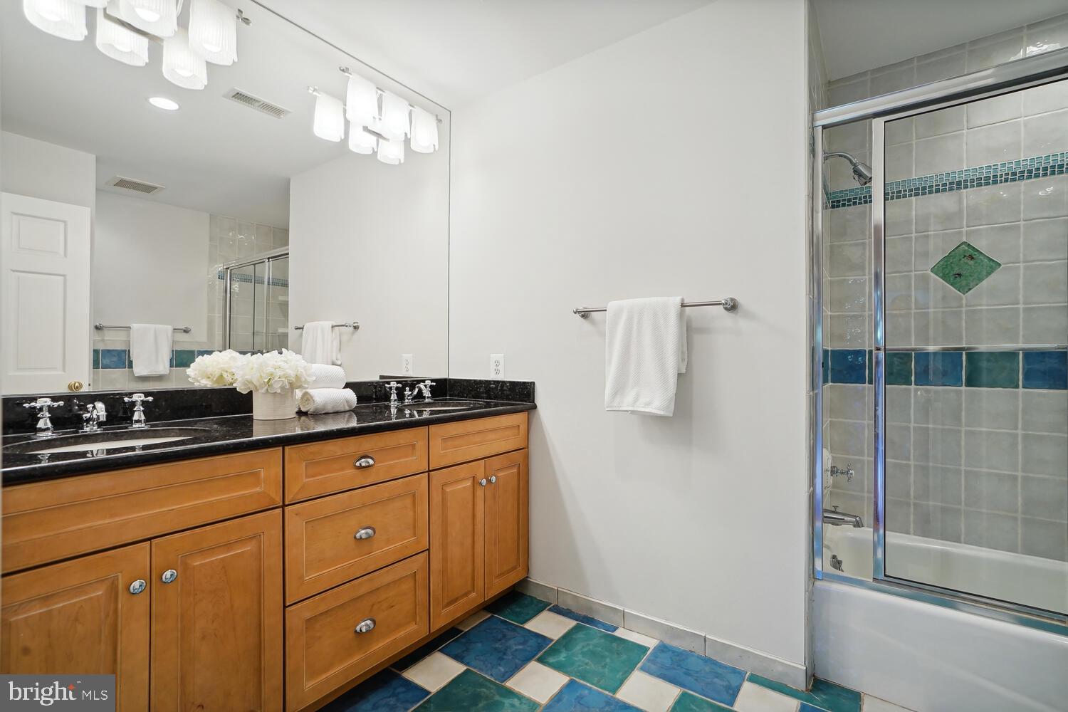 MANOR PARK - Residential