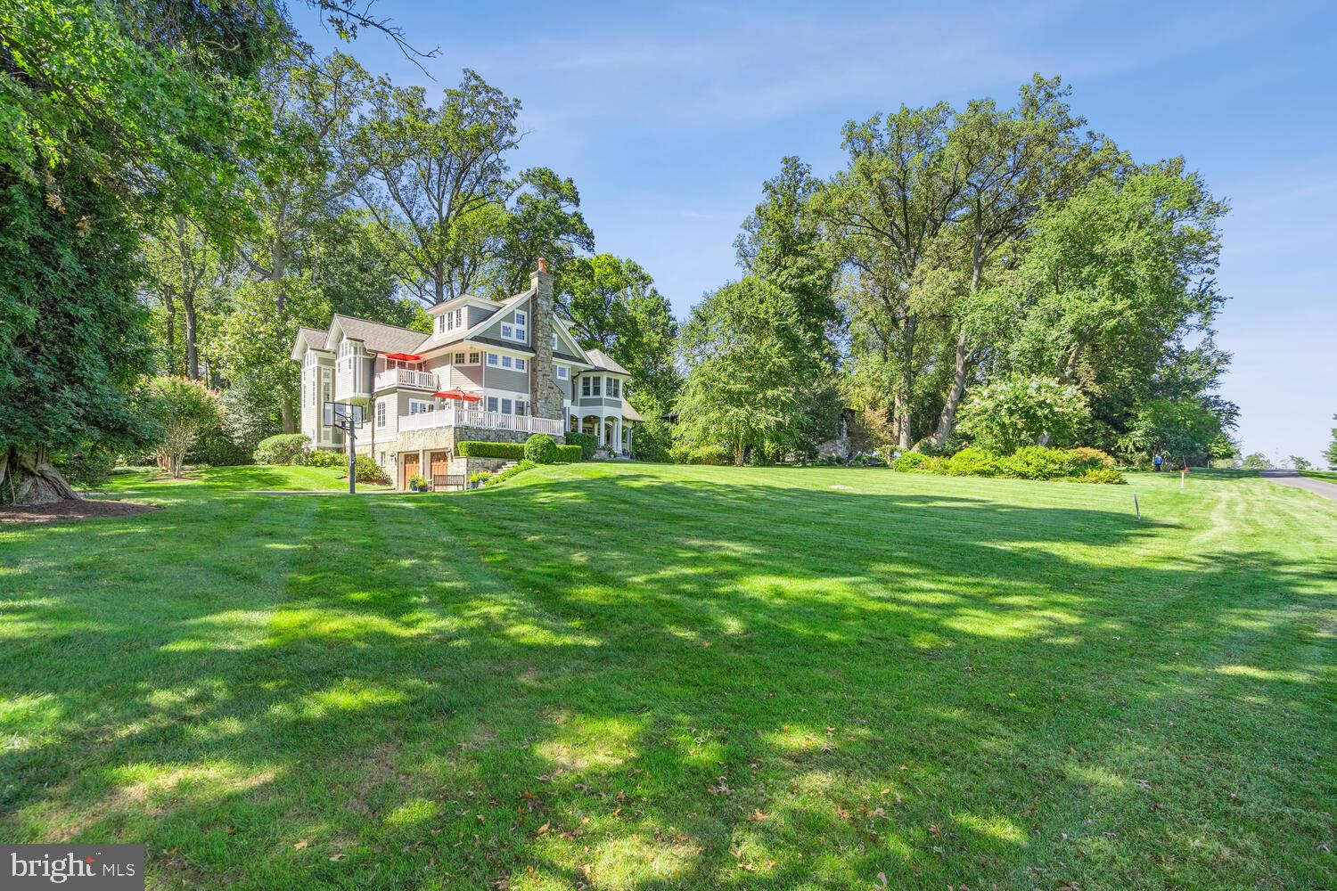 MANOR PARK - Residential