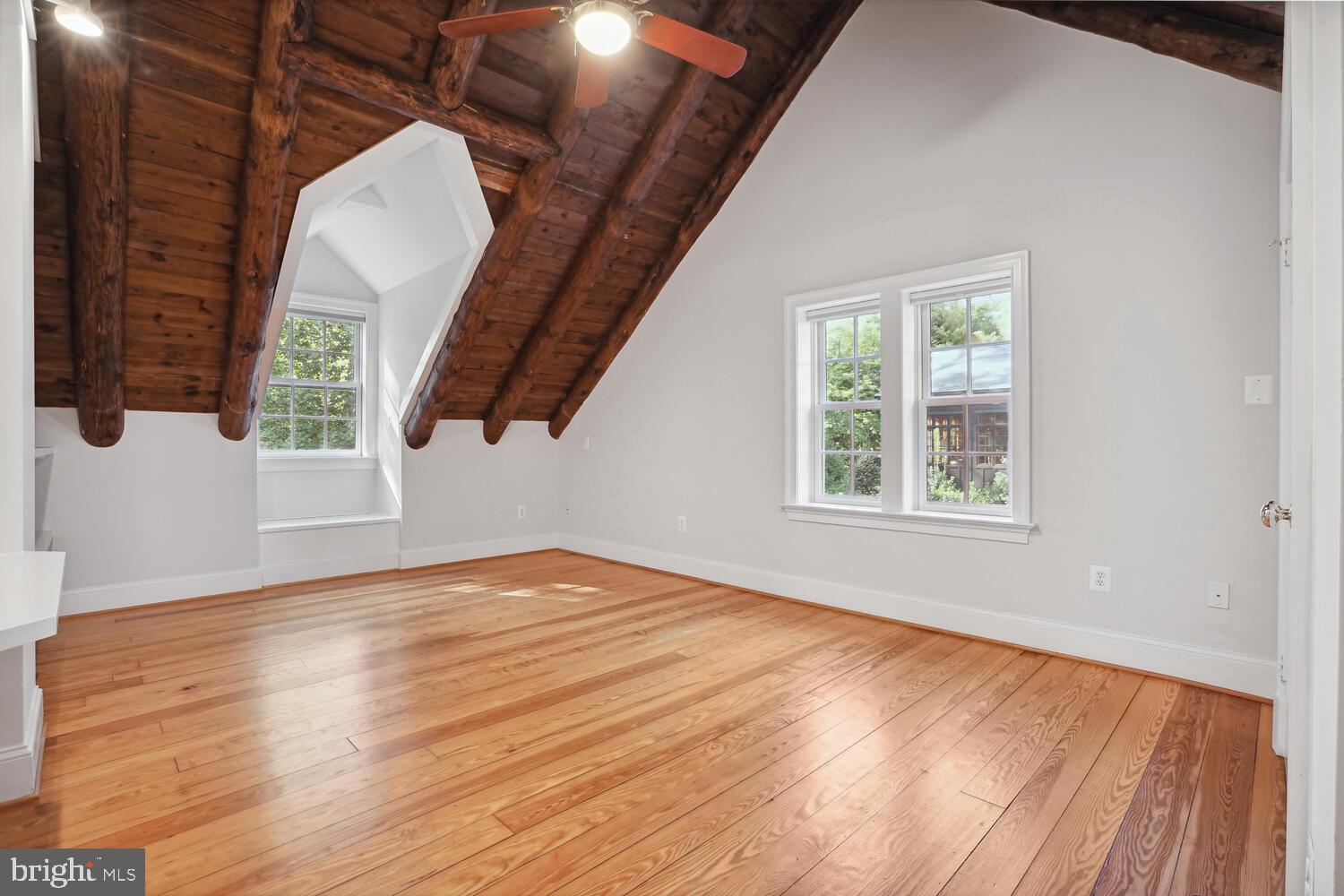 MANOR PARK - Residential