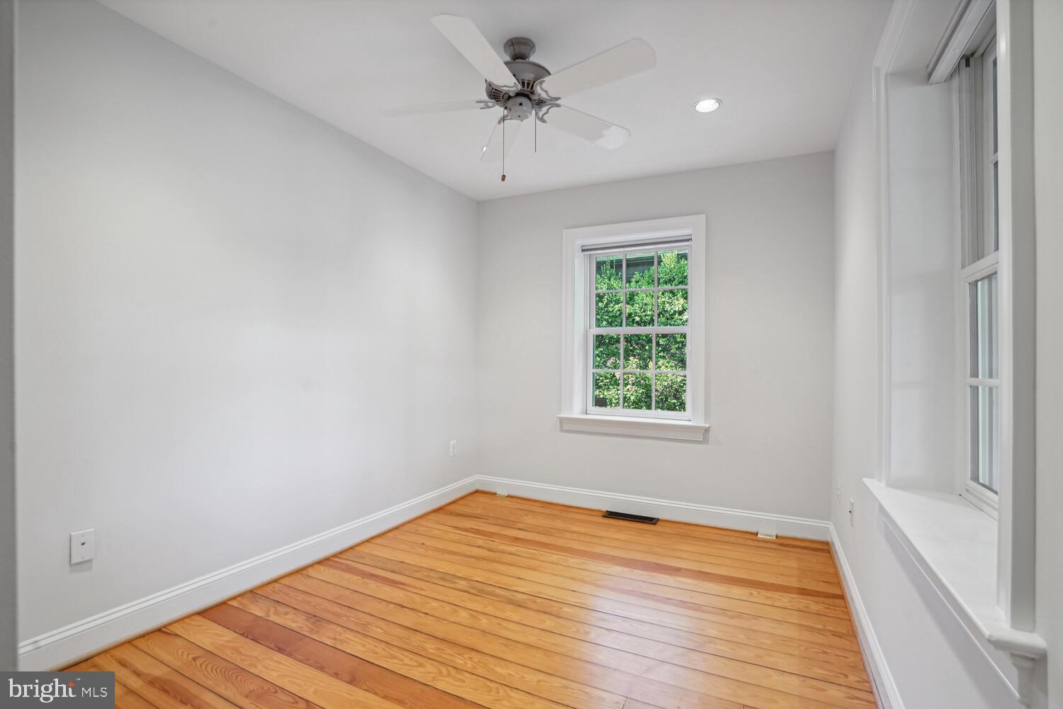 MANOR PARK - Residential