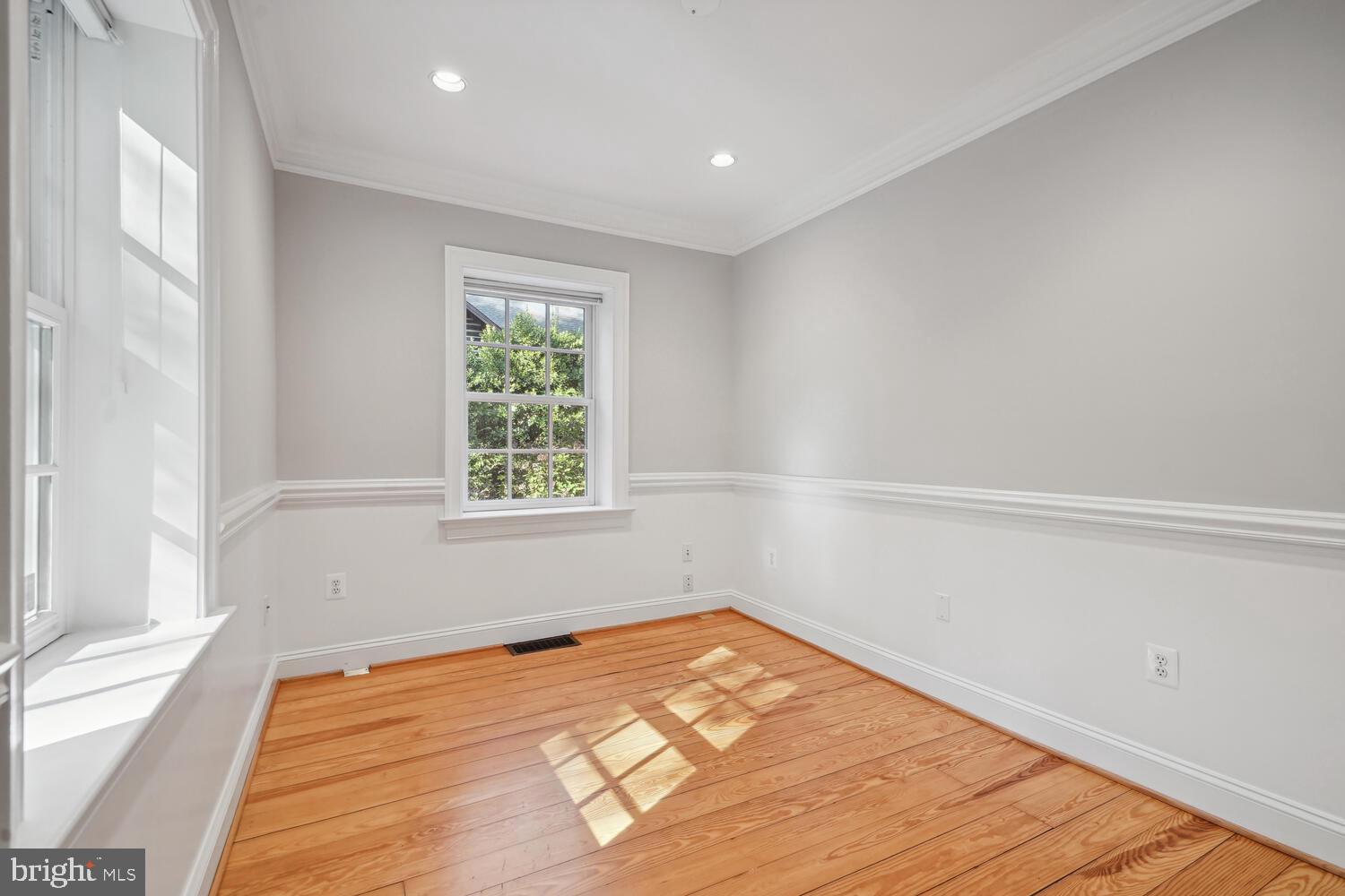 MANOR PARK - Residential