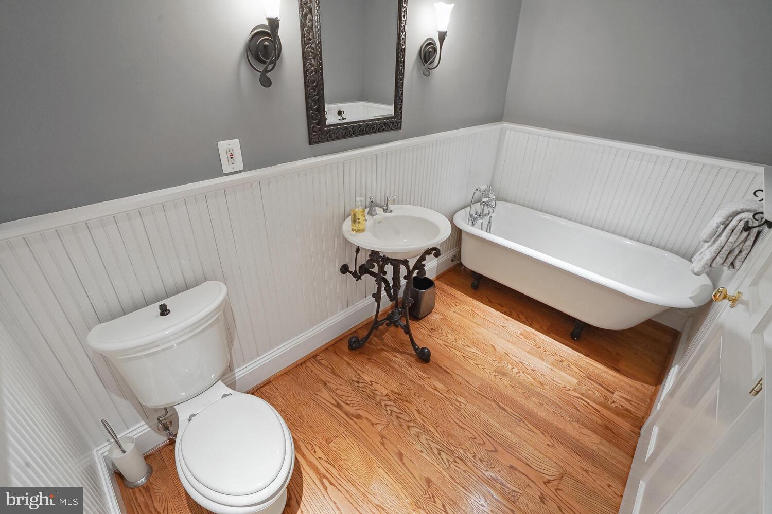 MANOR PARK - Residential