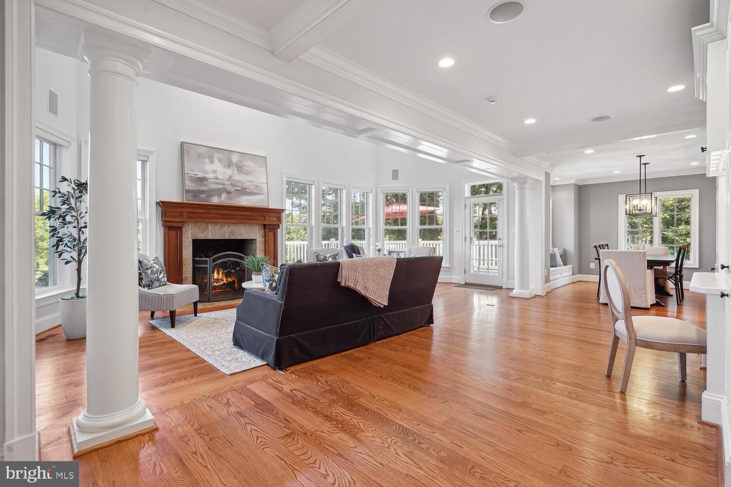 MANOR PARK - Residential