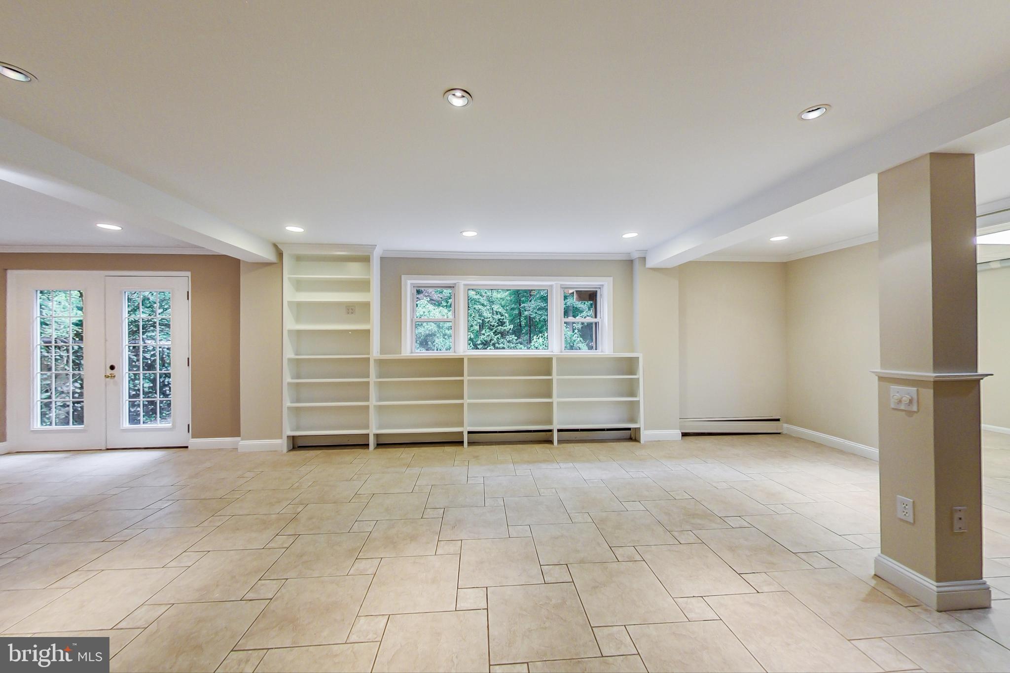 MAYDALE - Residential Lease