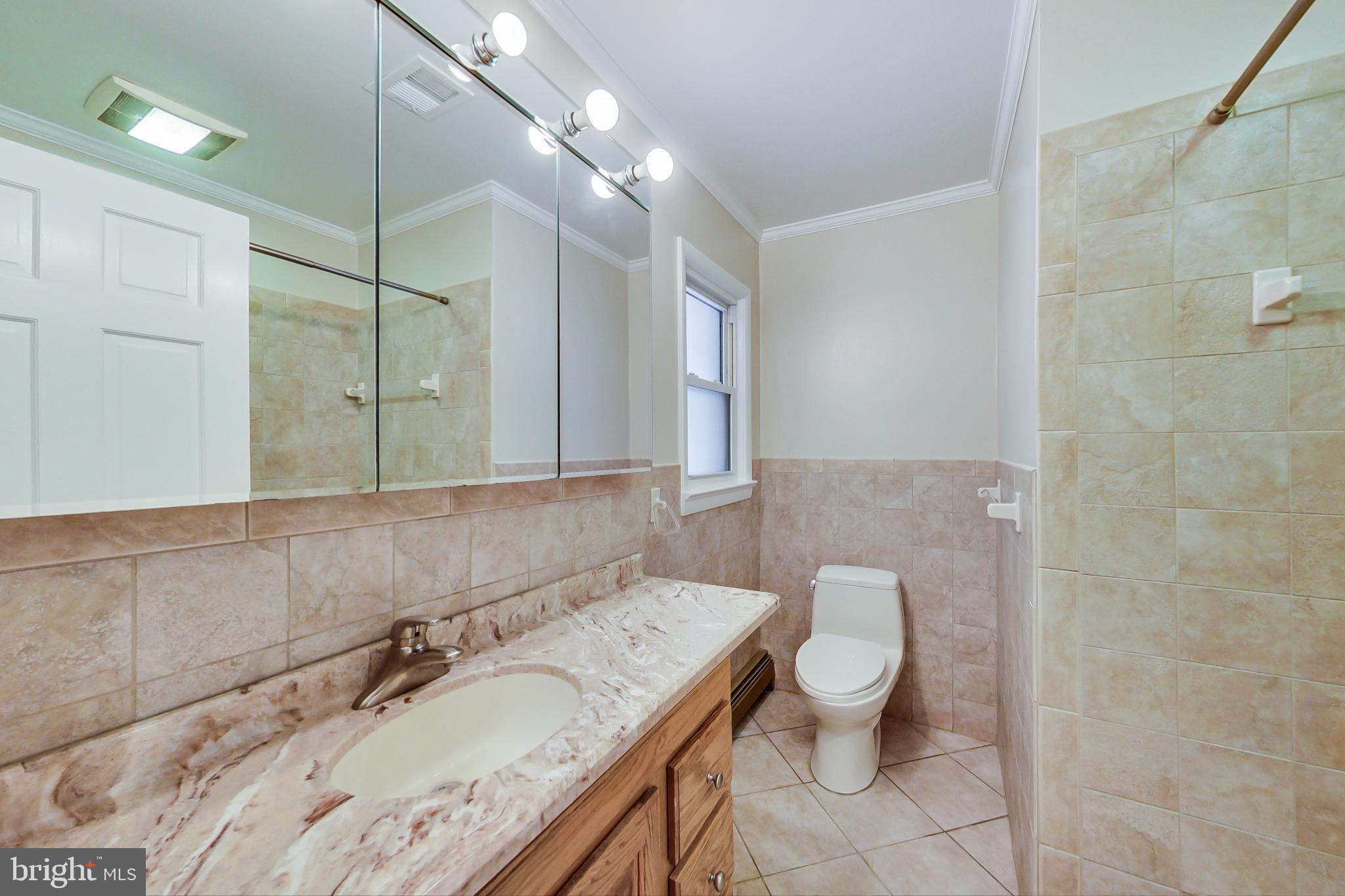 MAYDALE - Residential Lease