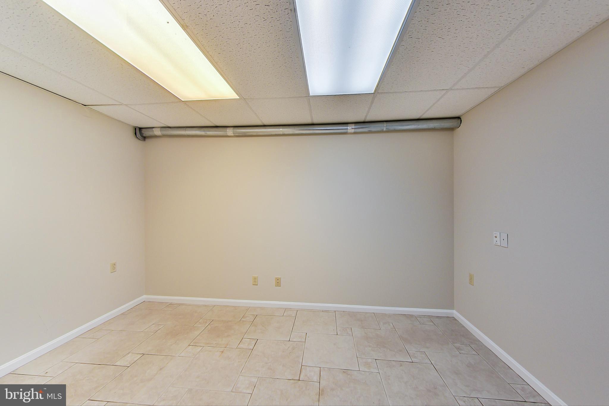 MAYDALE - Residential Lease