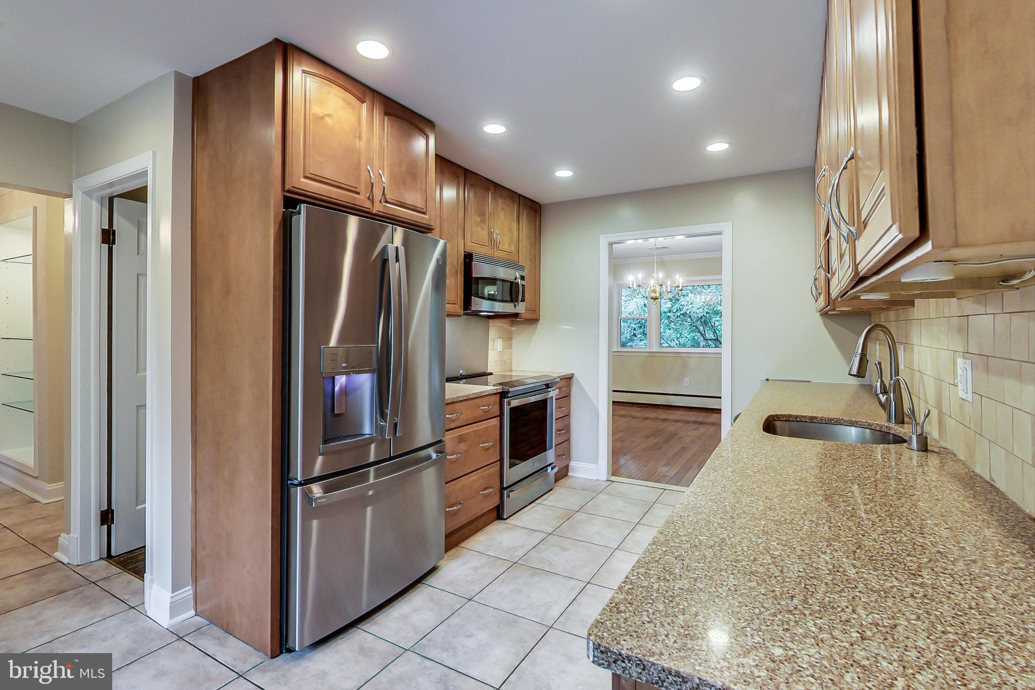 MAYDALE - Residential Lease