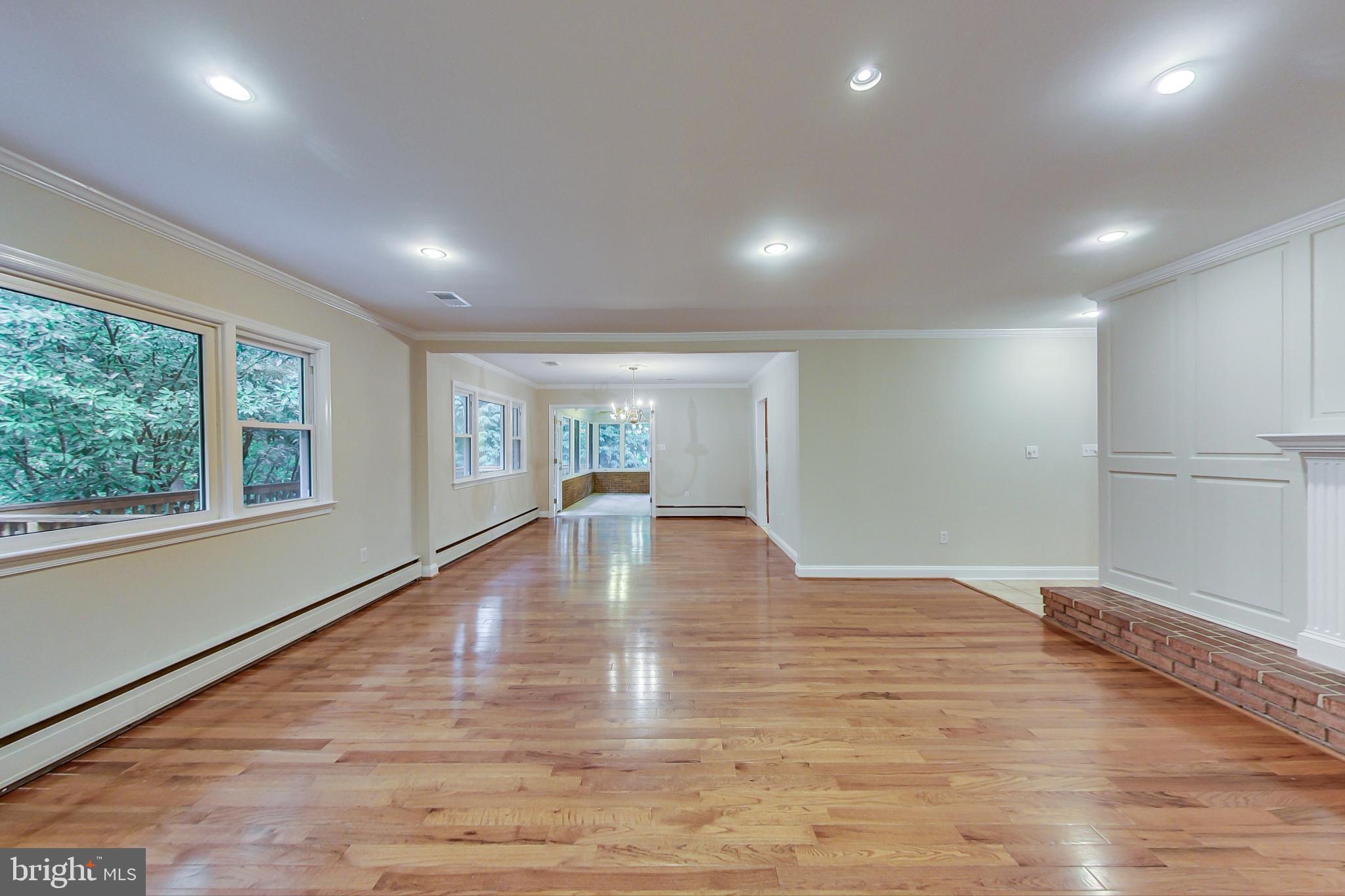 MAYDALE - Residential Lease