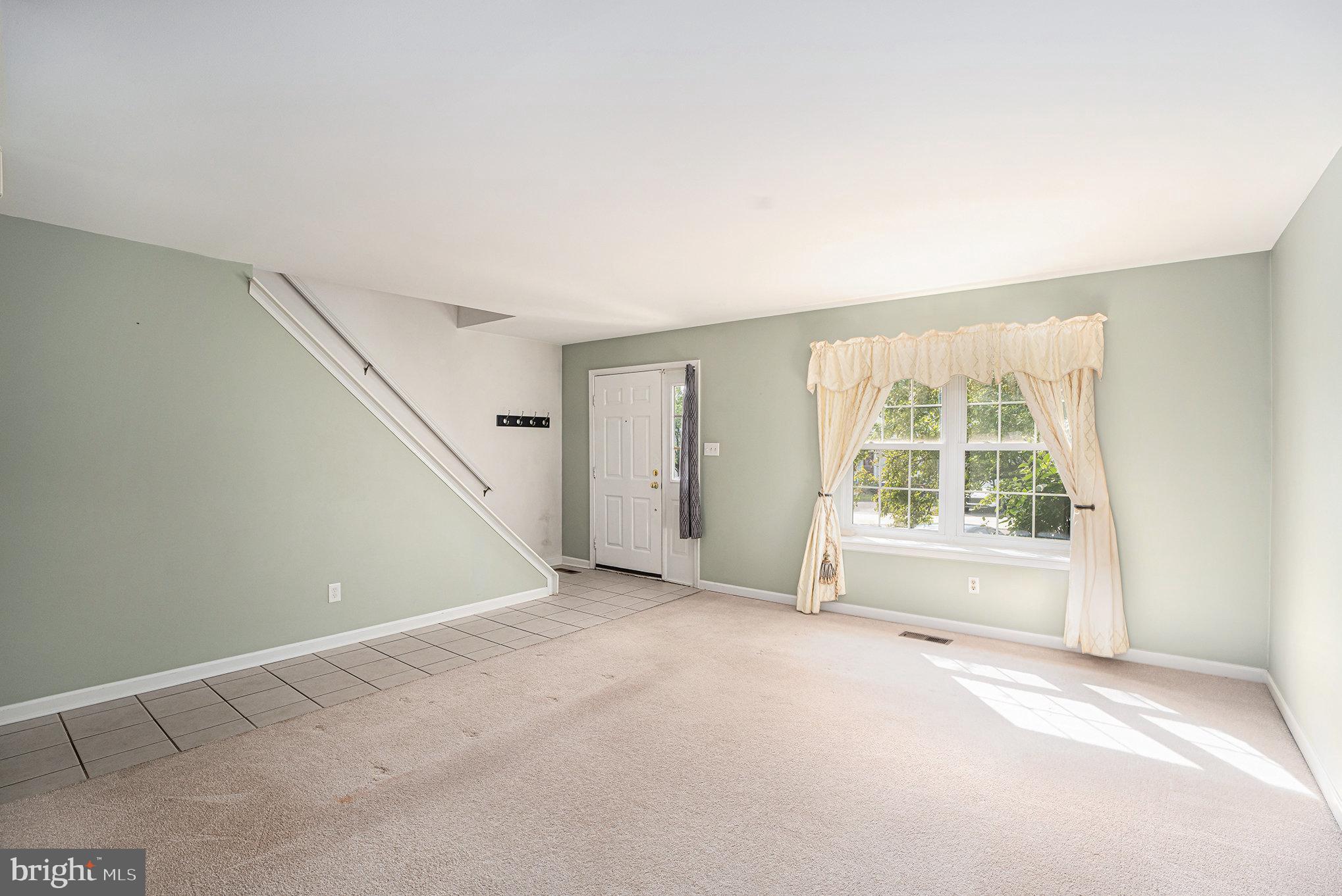 1042 RAFTER RD