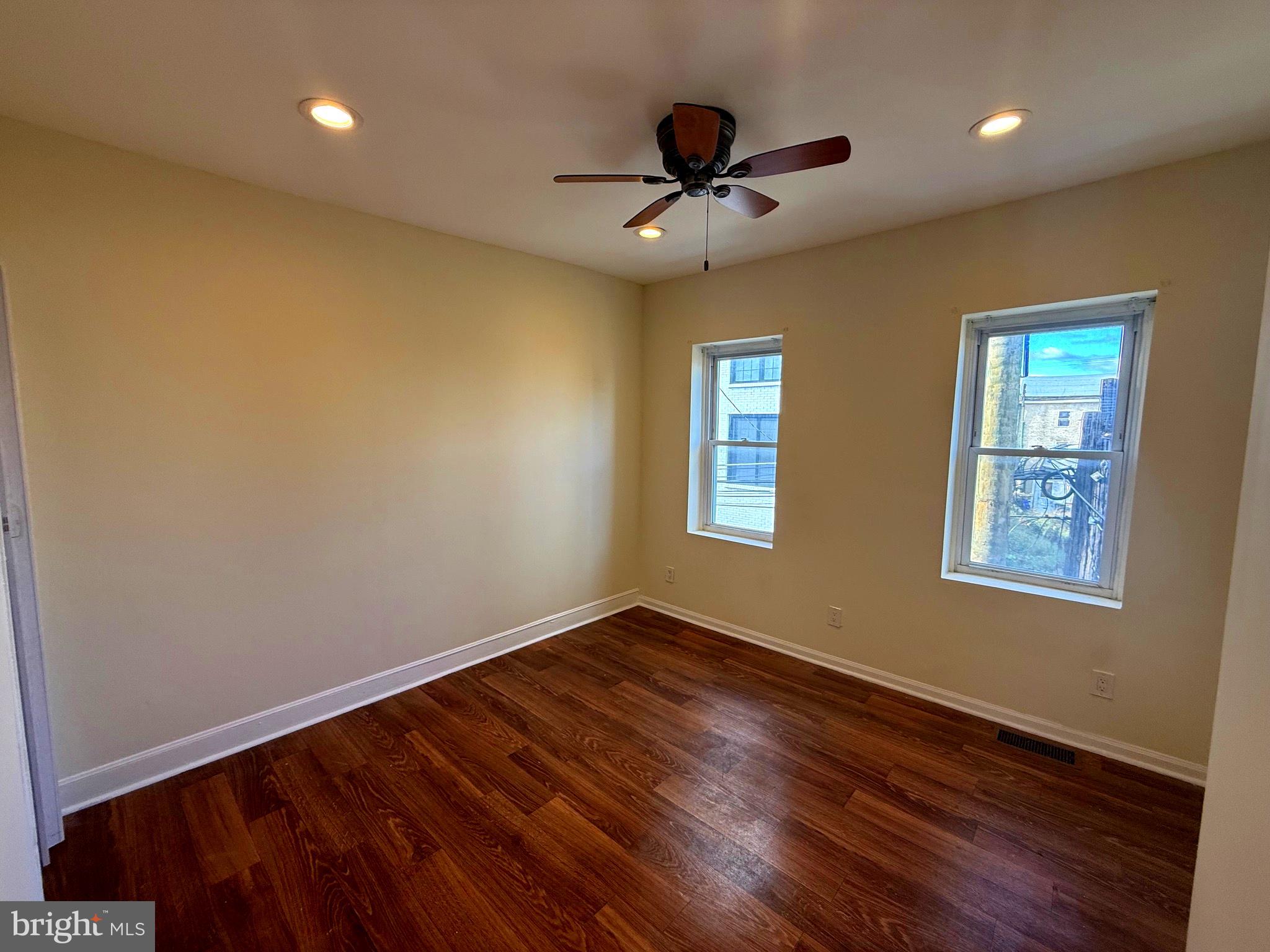 PORT RICHMOND - Residential