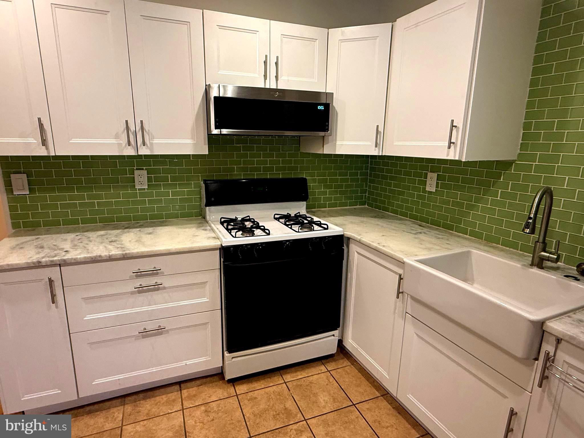 PORT RICHMOND - Residential