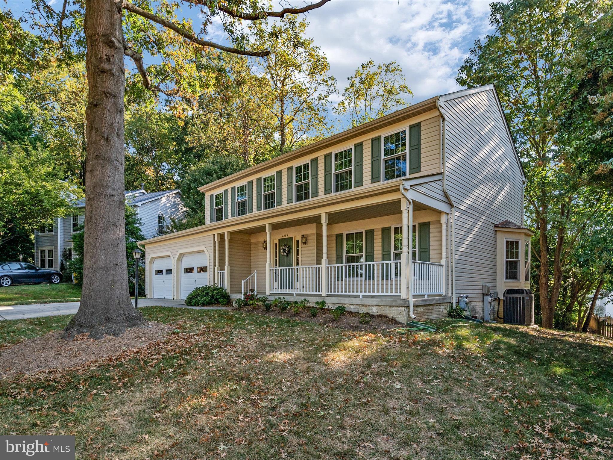 FOUR SEASONS - Residential