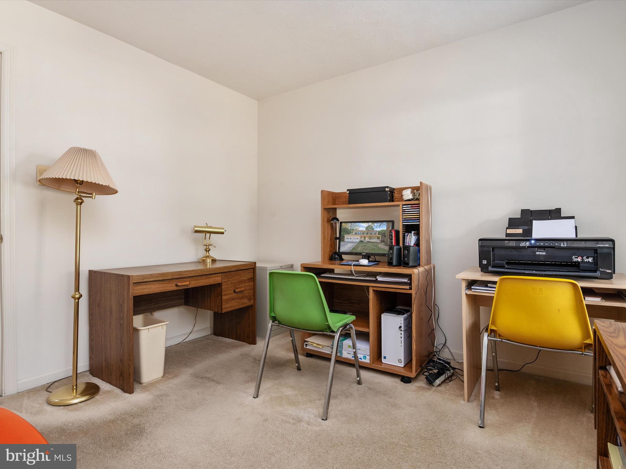 FOUR SEASONS - Residential