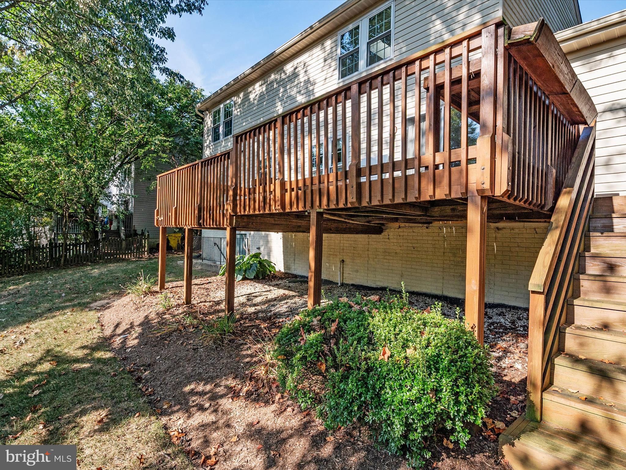 FOUR SEASONS - Residential