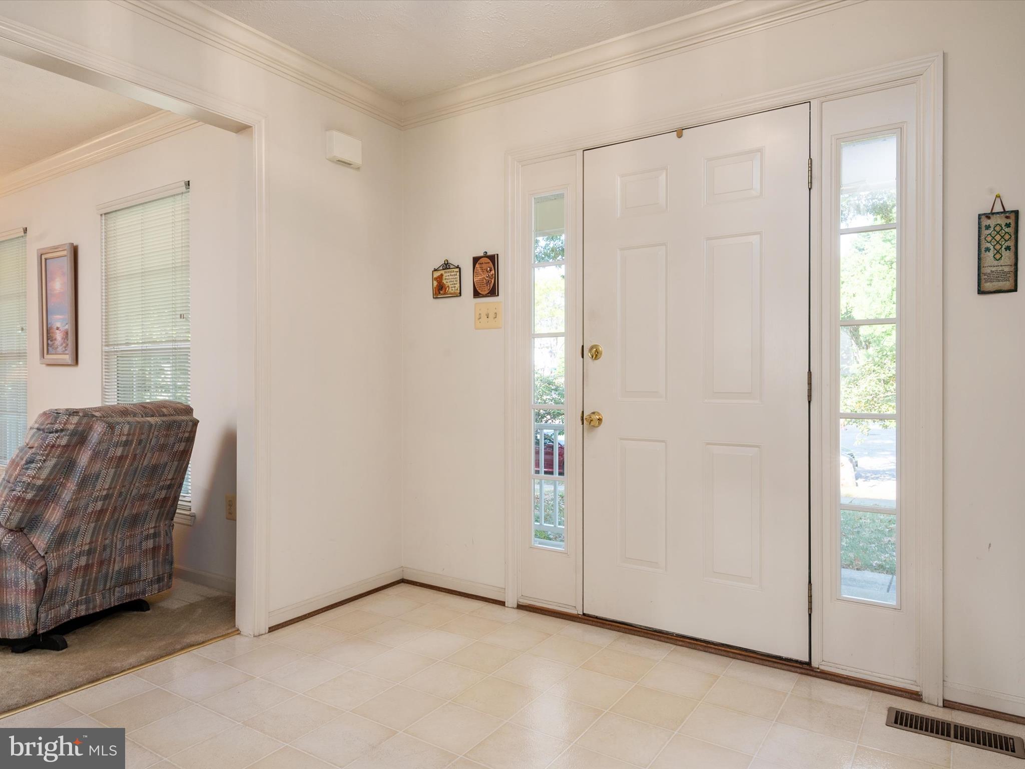 FOUR SEASONS - Residential