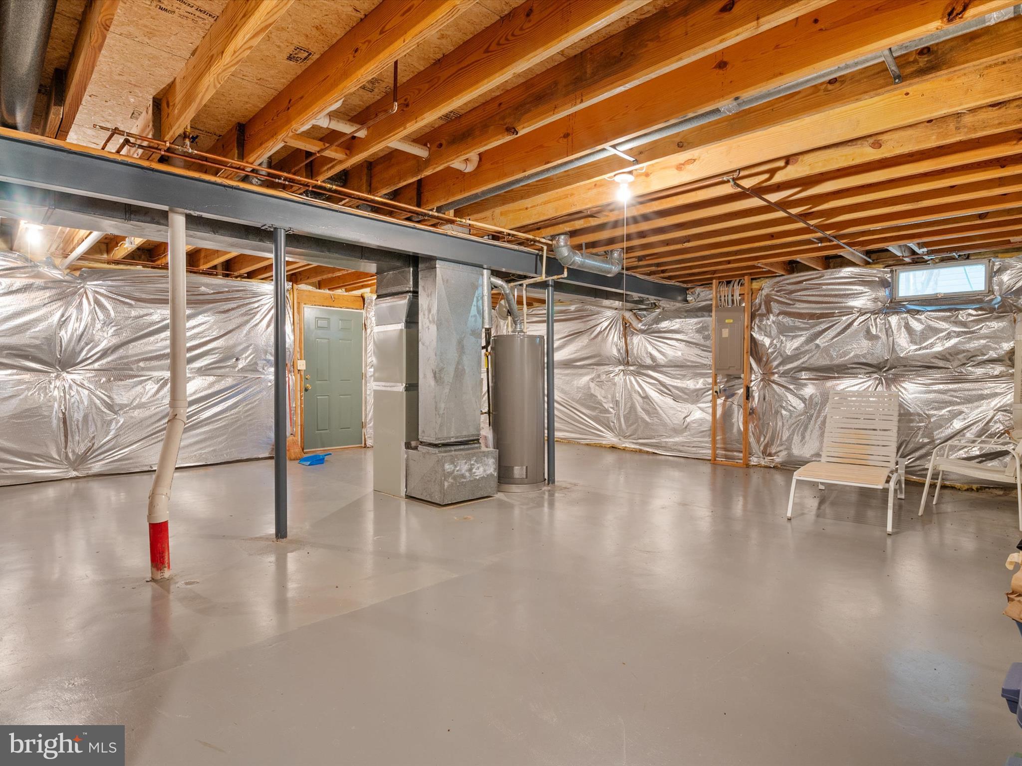 FOUR SEASONS - Residential