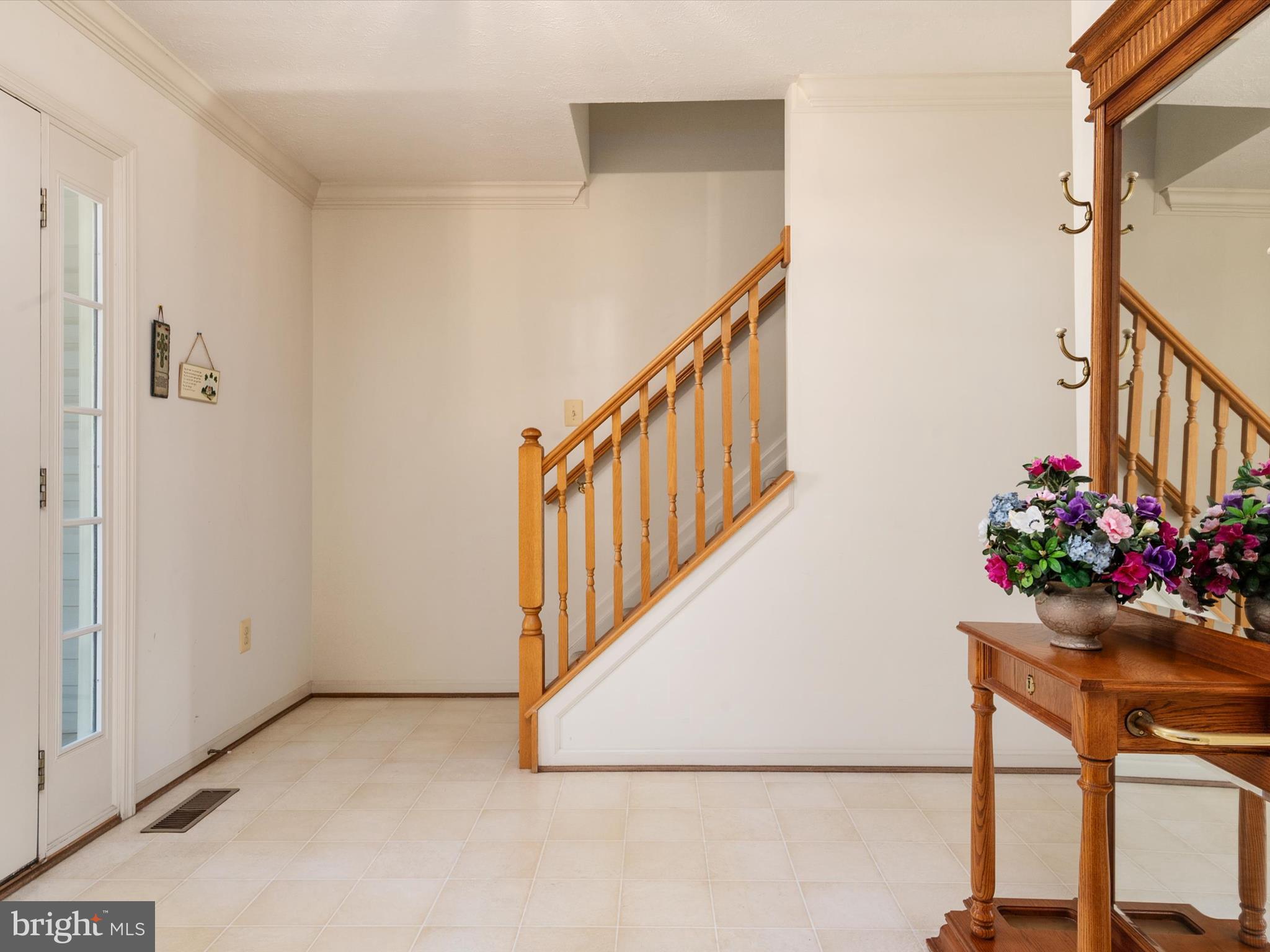 FOUR SEASONS - Residential