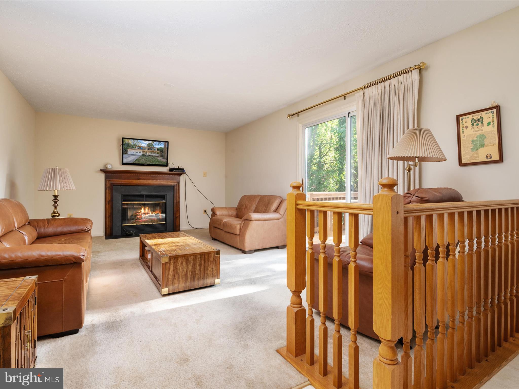 FOUR SEASONS - Residential