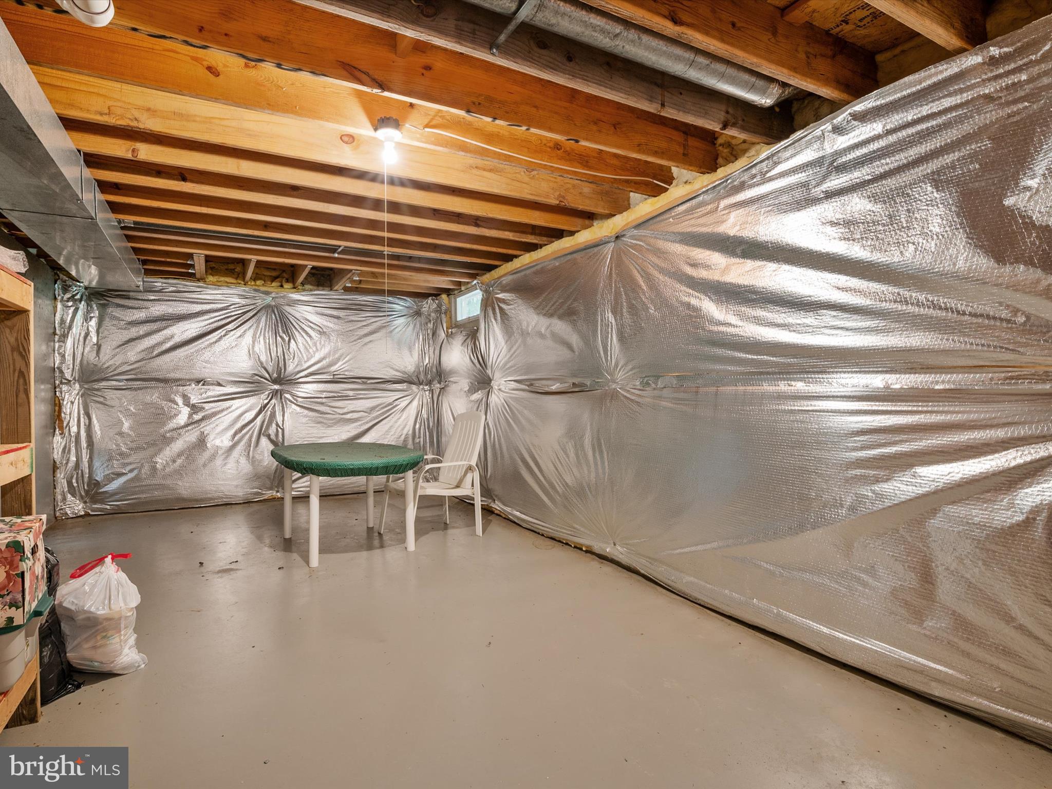 FOUR SEASONS - Residential