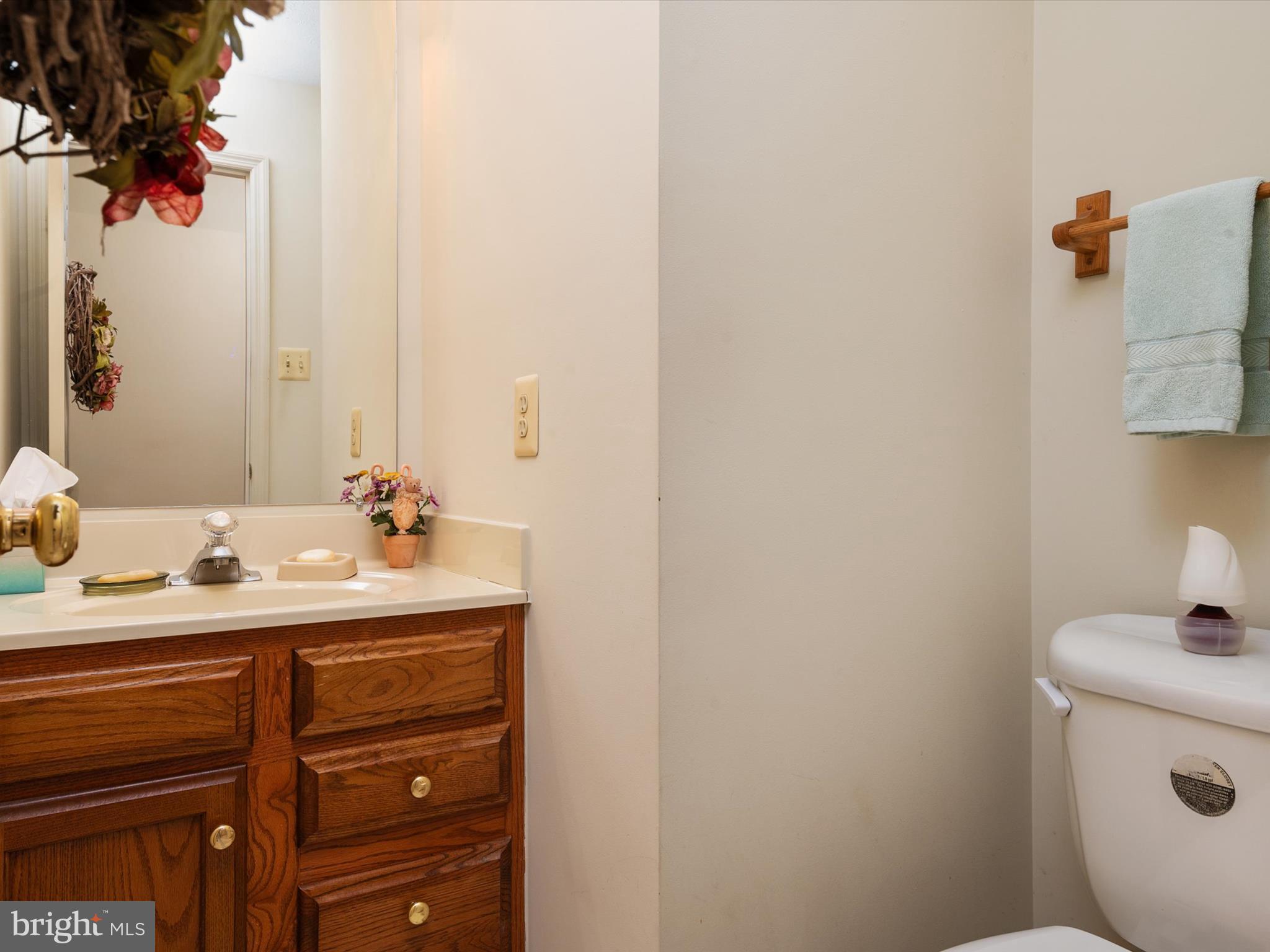 FOUR SEASONS - Residential