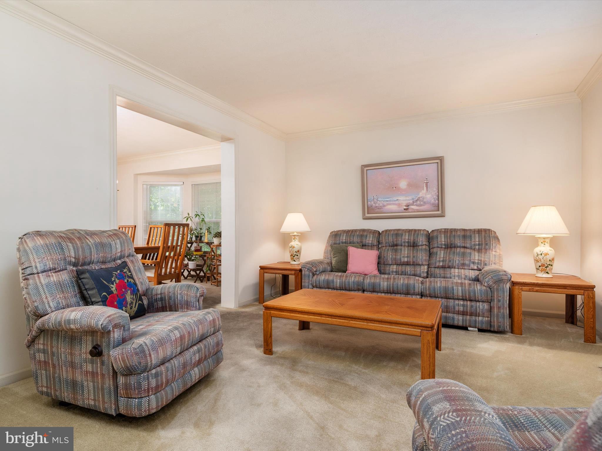 FOUR SEASONS - Residential