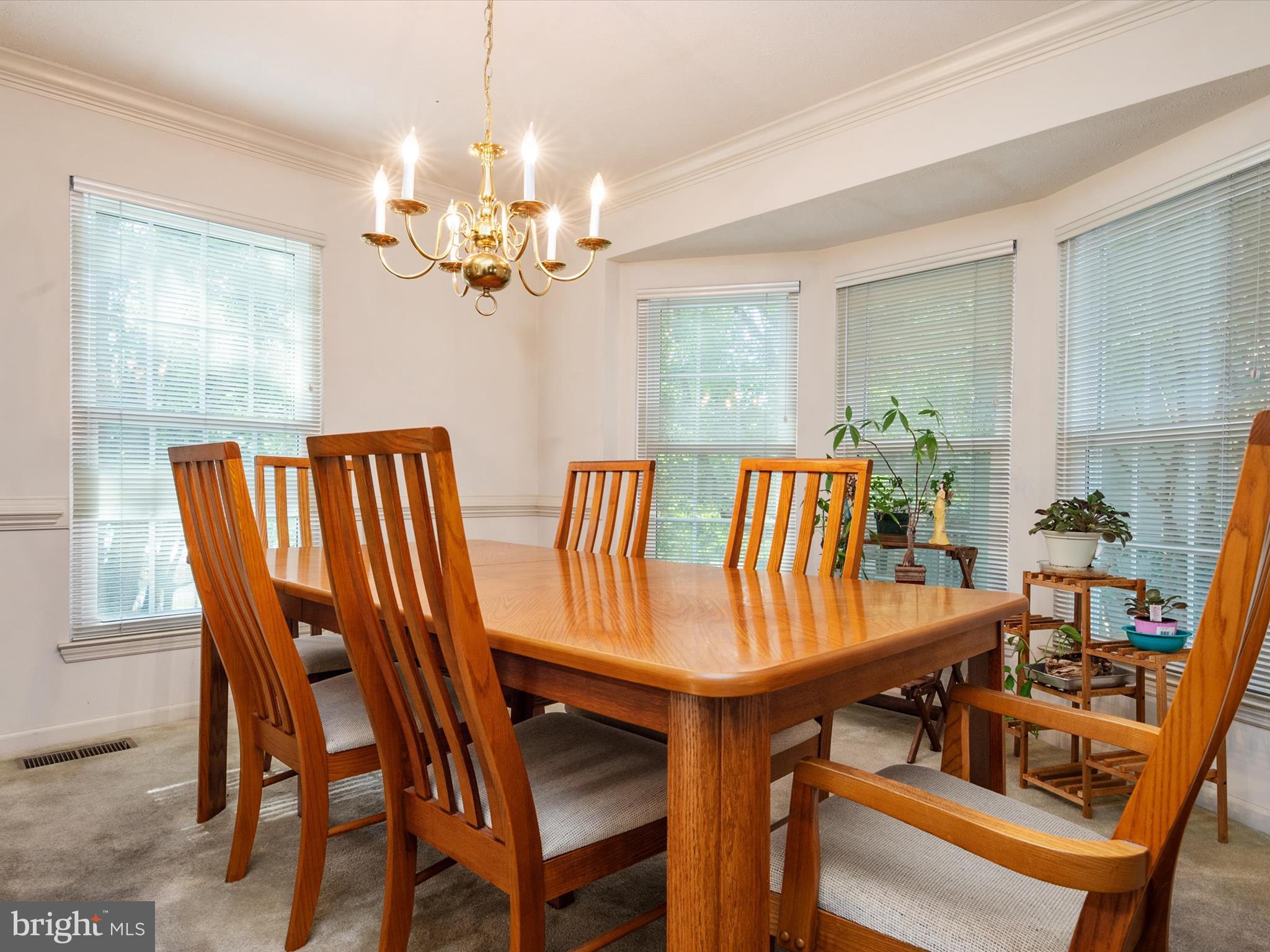 FOUR SEASONS - Residential