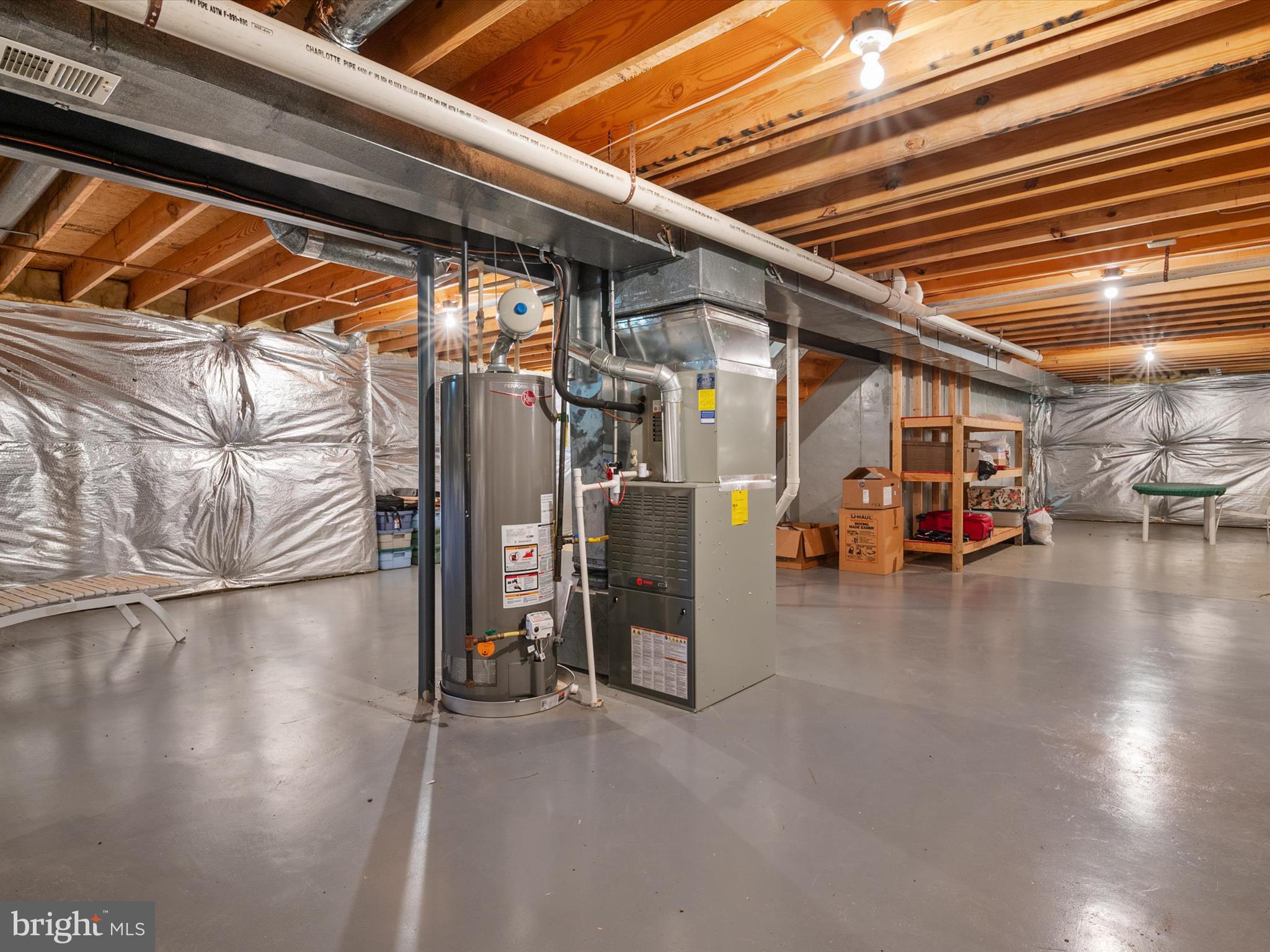 FOUR SEASONS - Residential