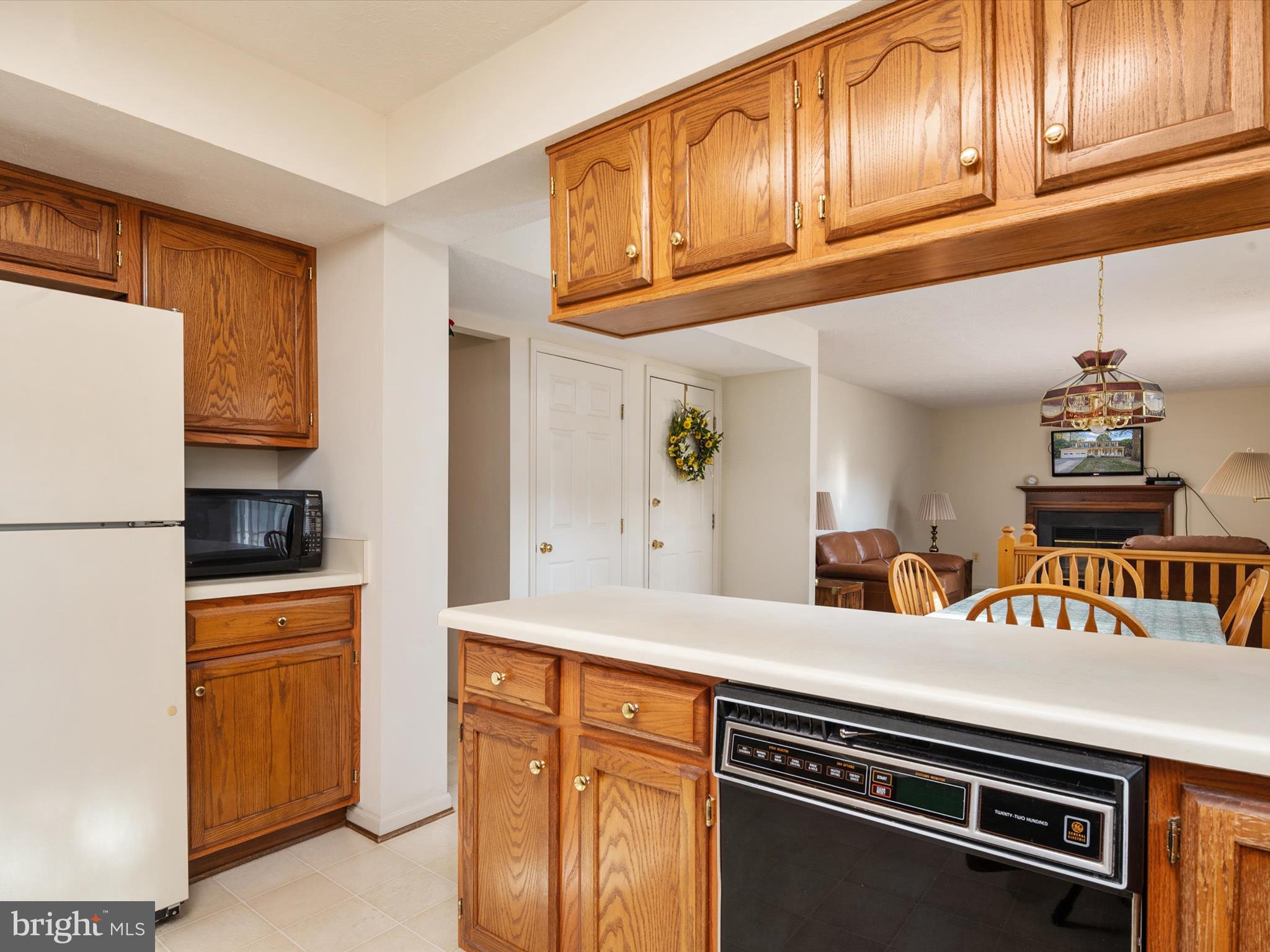 FOUR SEASONS - Residential