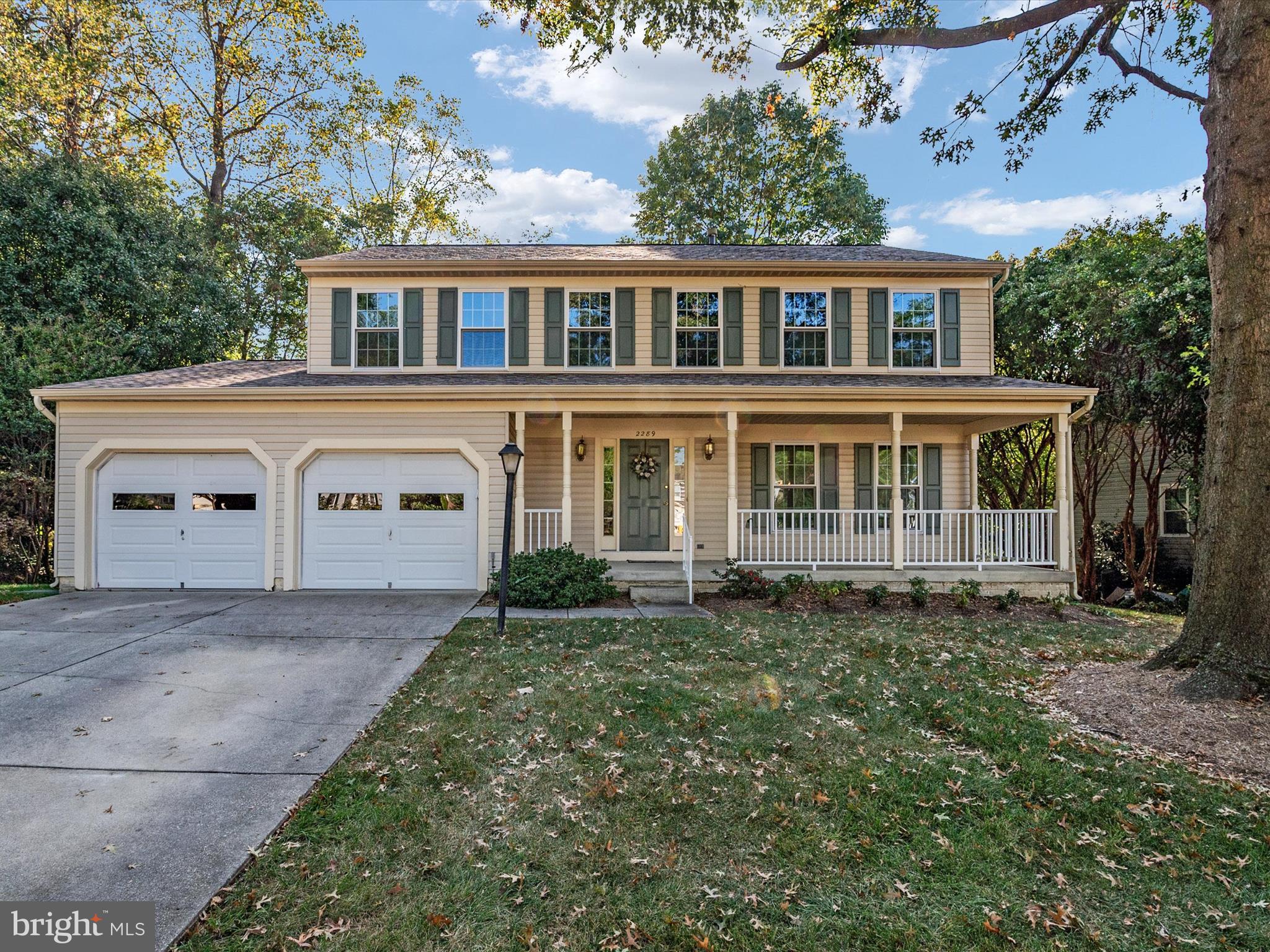 FOUR SEASONS - Residential