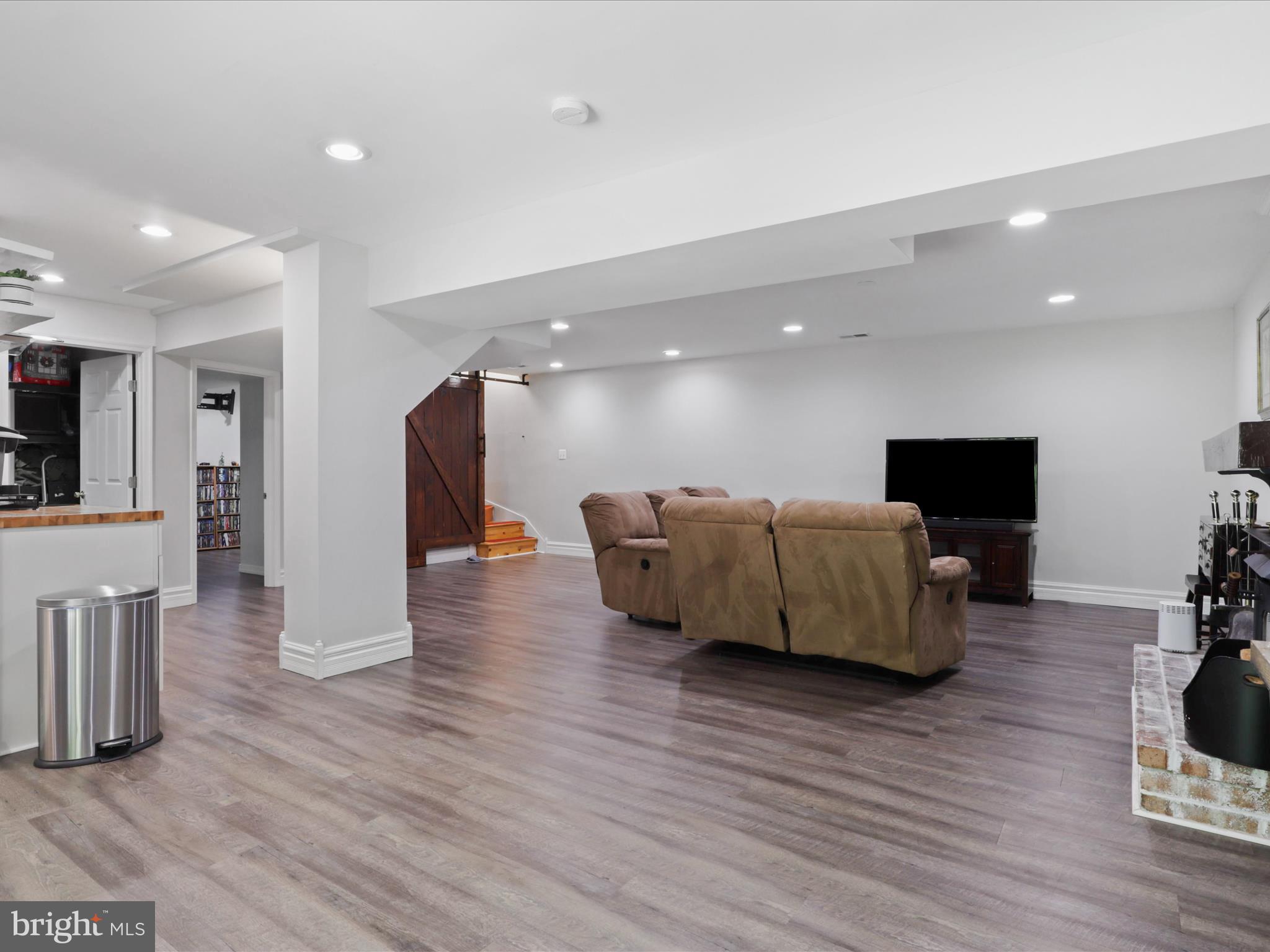 LAKE FAIRFAX ESTATES - Residential