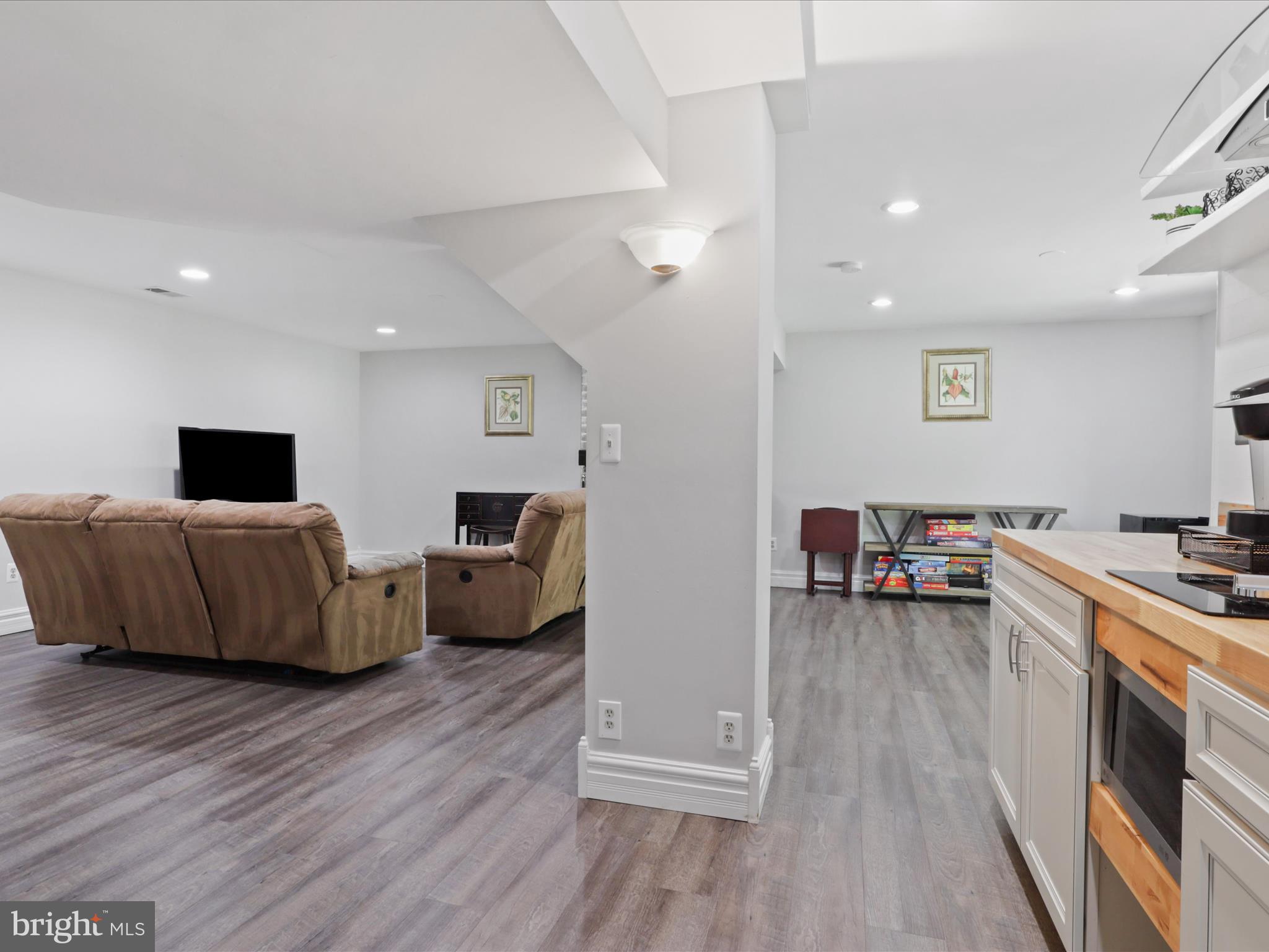 LAKE FAIRFAX ESTATES - Residential