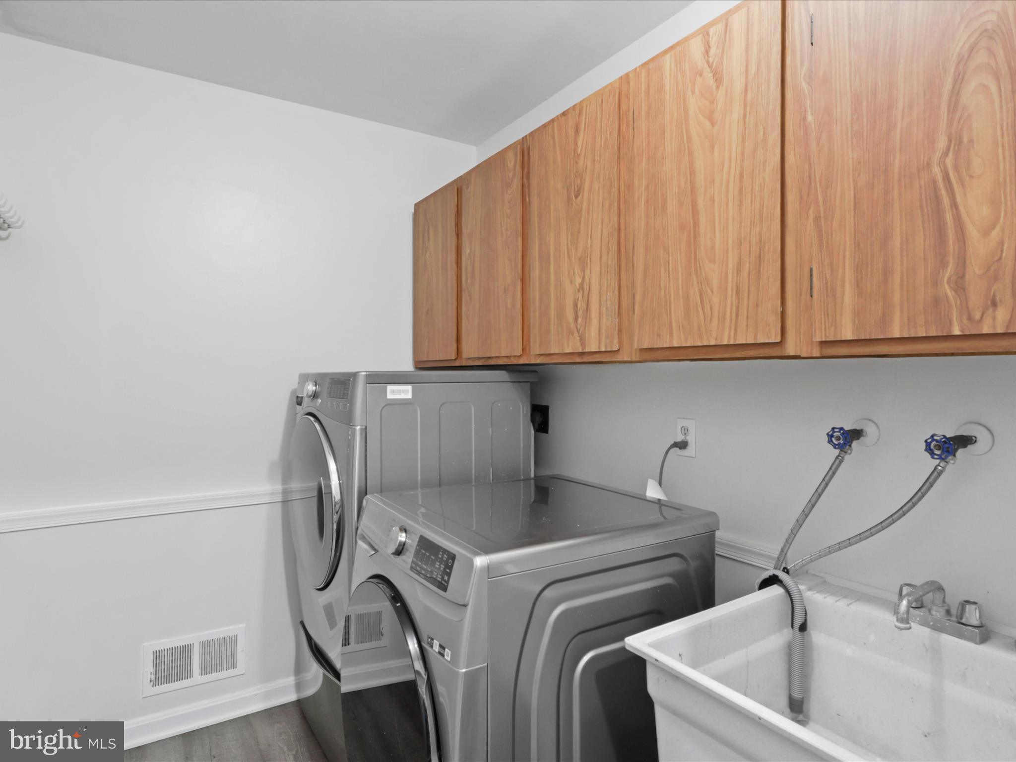 LAKE FAIRFAX ESTATES - Residential