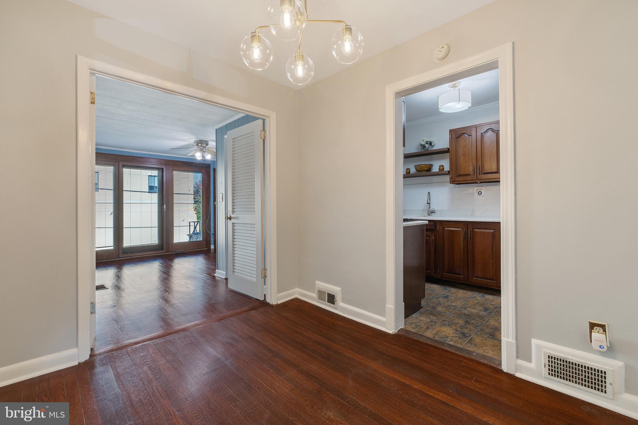 TAKOMA - Residential