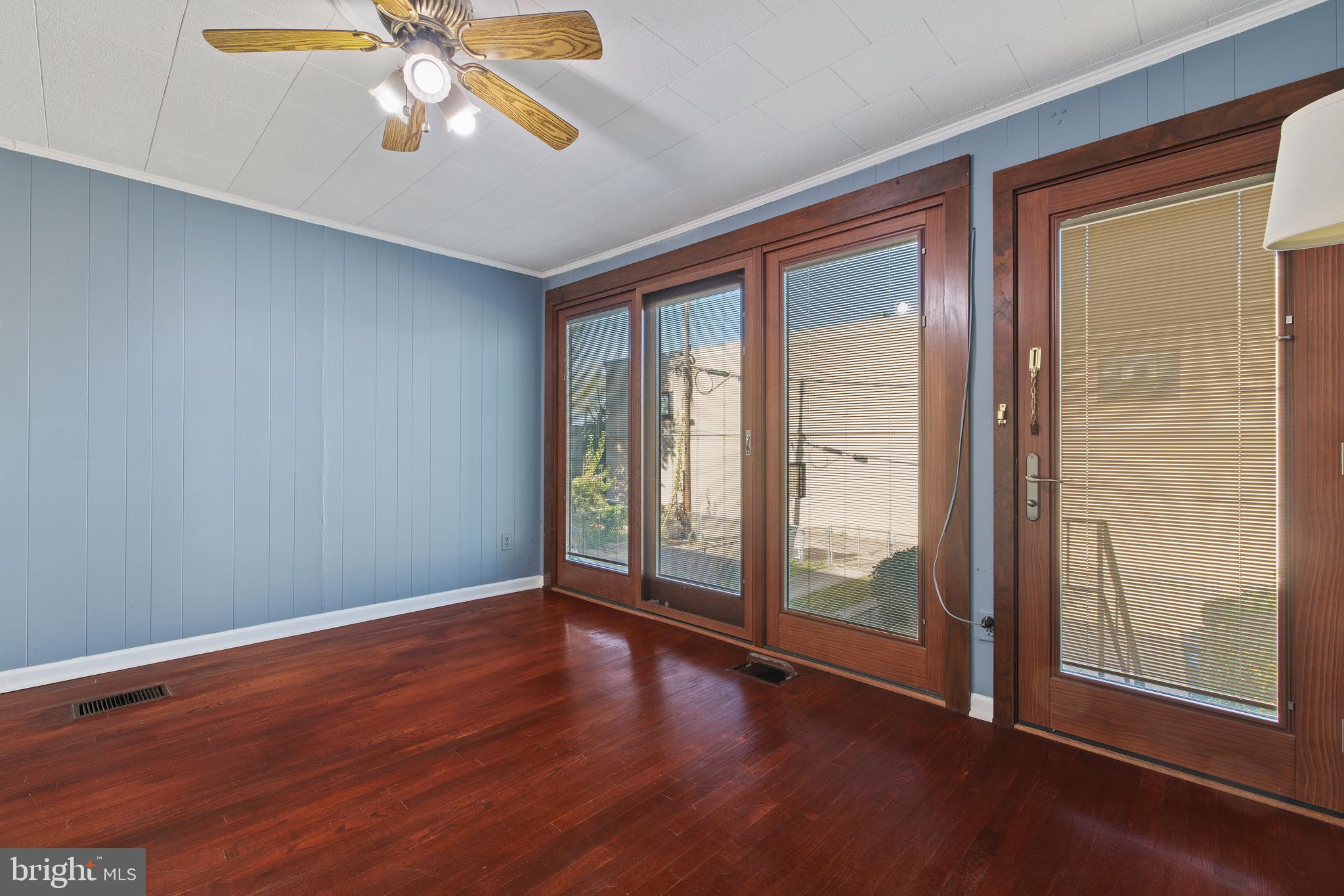 TAKOMA - Residential