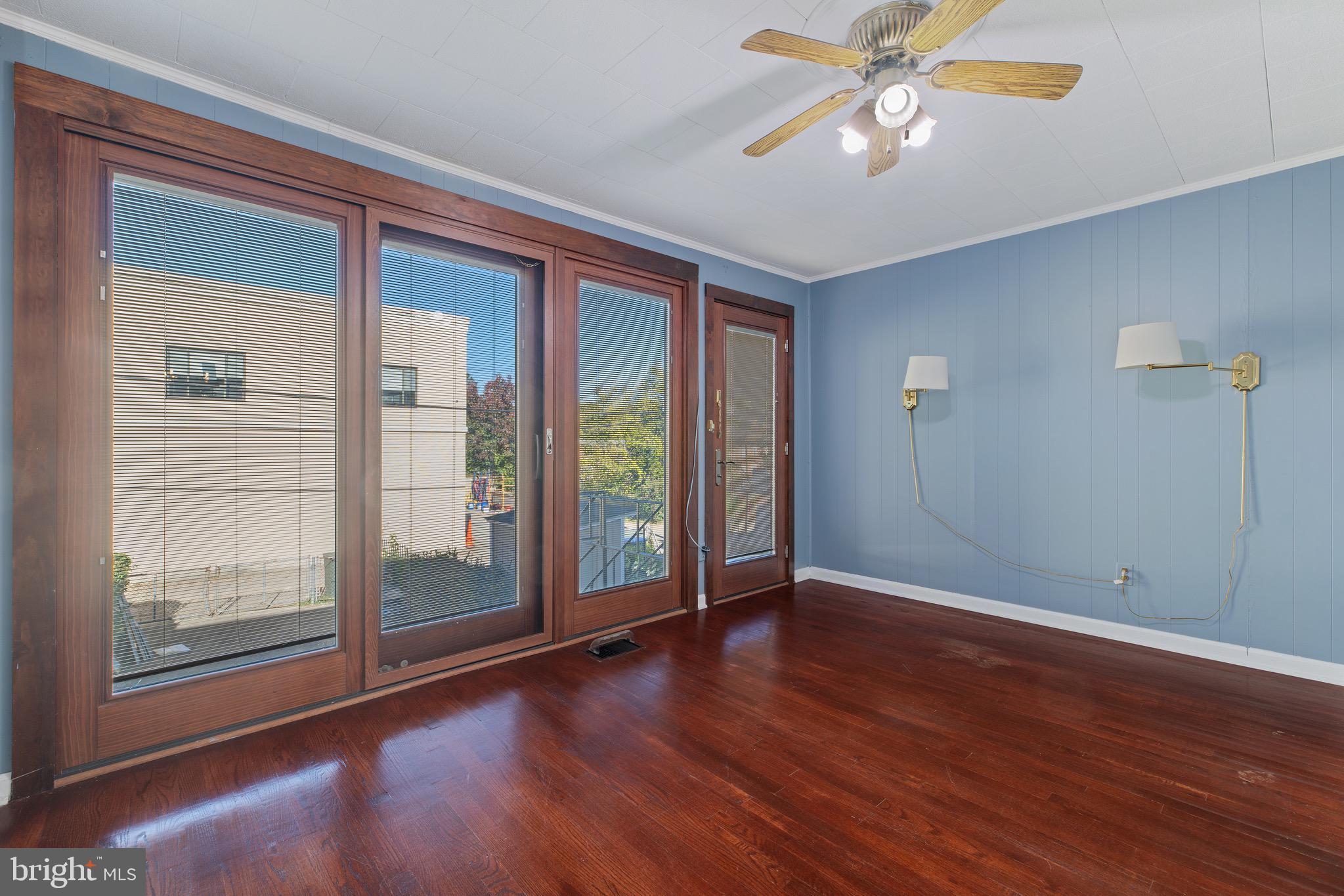 TAKOMA - Residential