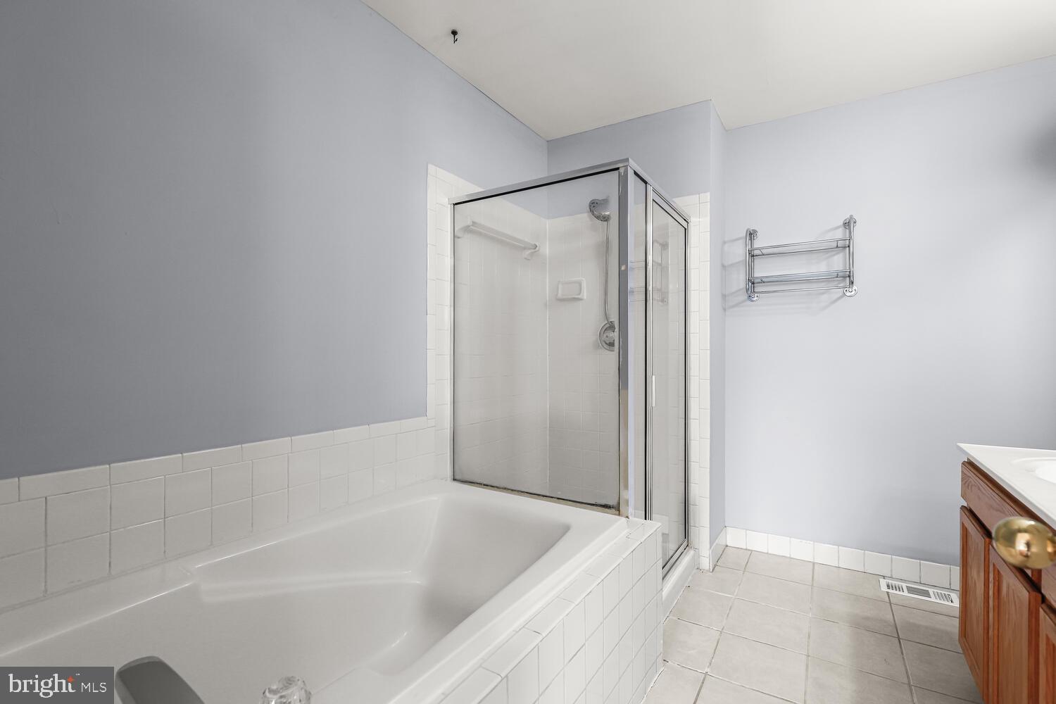 ENCLAVE AT SEVEN OAKS - Residential Lease