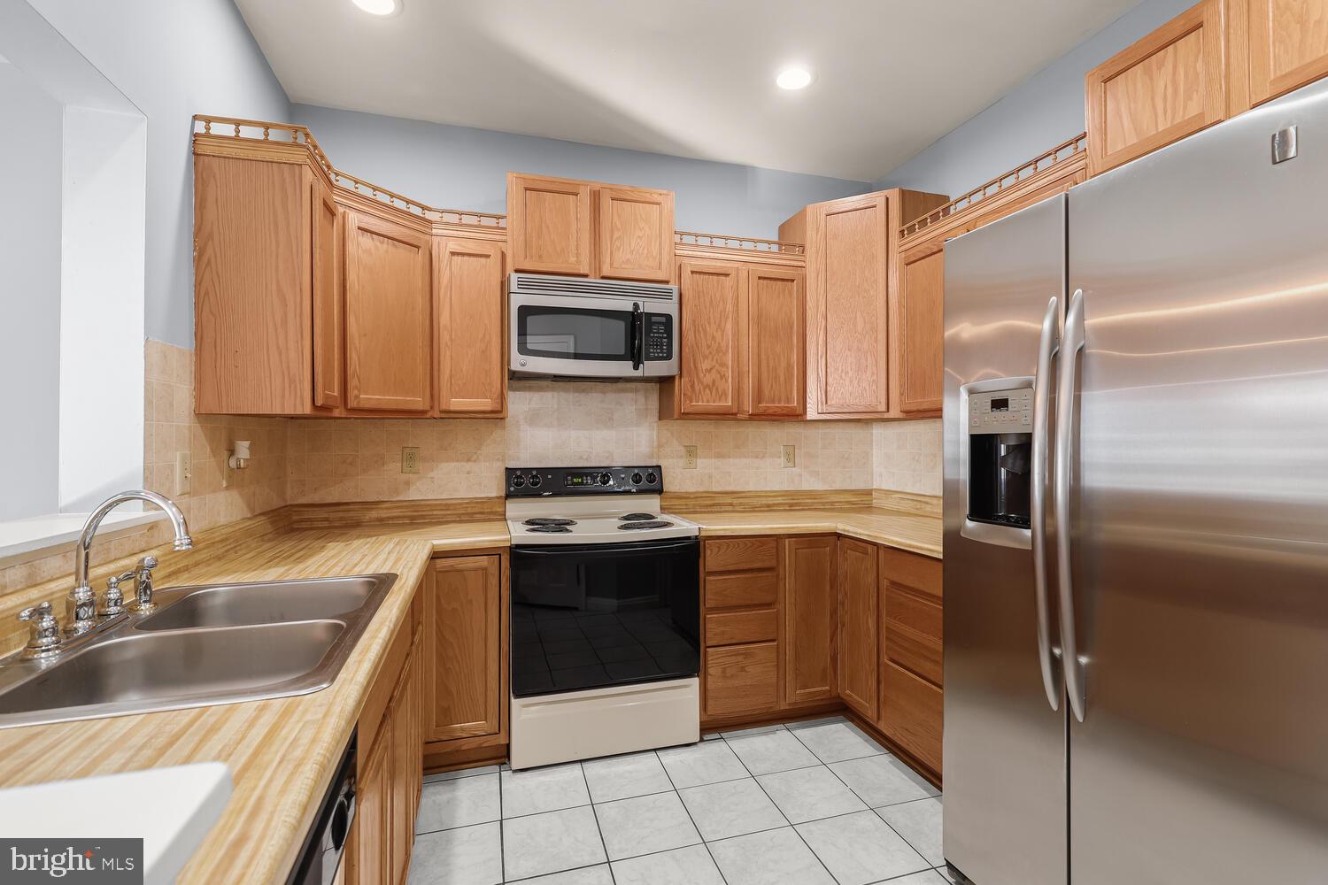 ENCLAVE AT SEVEN OAKS - Residential Lease