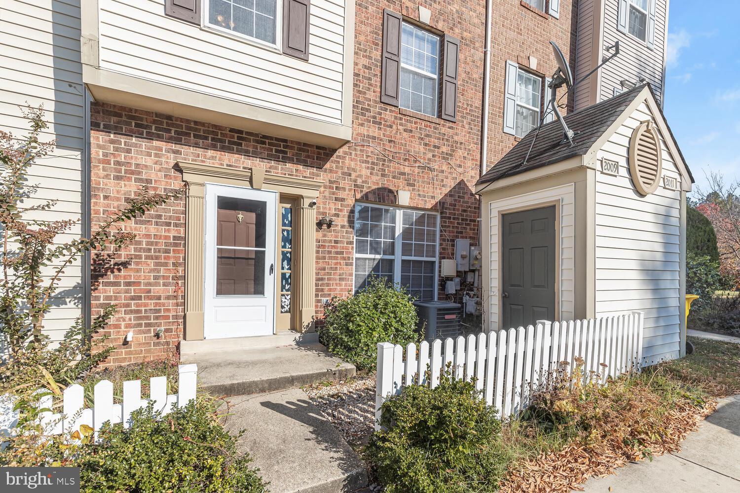 ENCLAVE AT SEVEN OAKS - Residential Lease