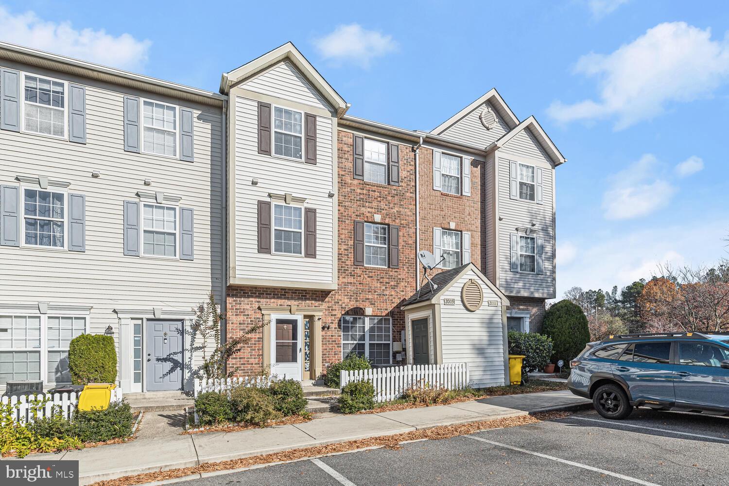 ENCLAVE AT SEVEN OAKS - Residential Lease