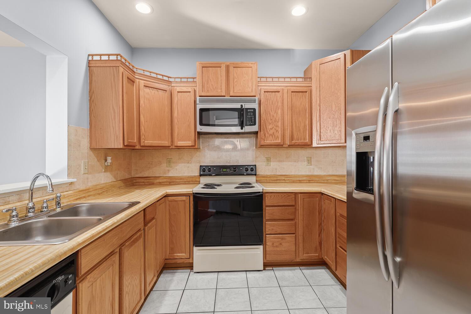 ENCLAVE AT SEVEN OAKS - Residential Lease